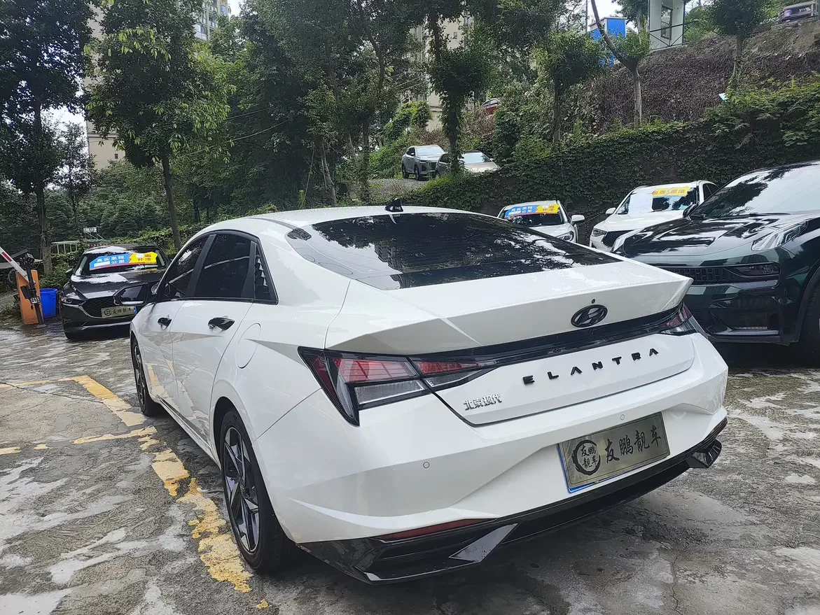 Hyundai Elantra