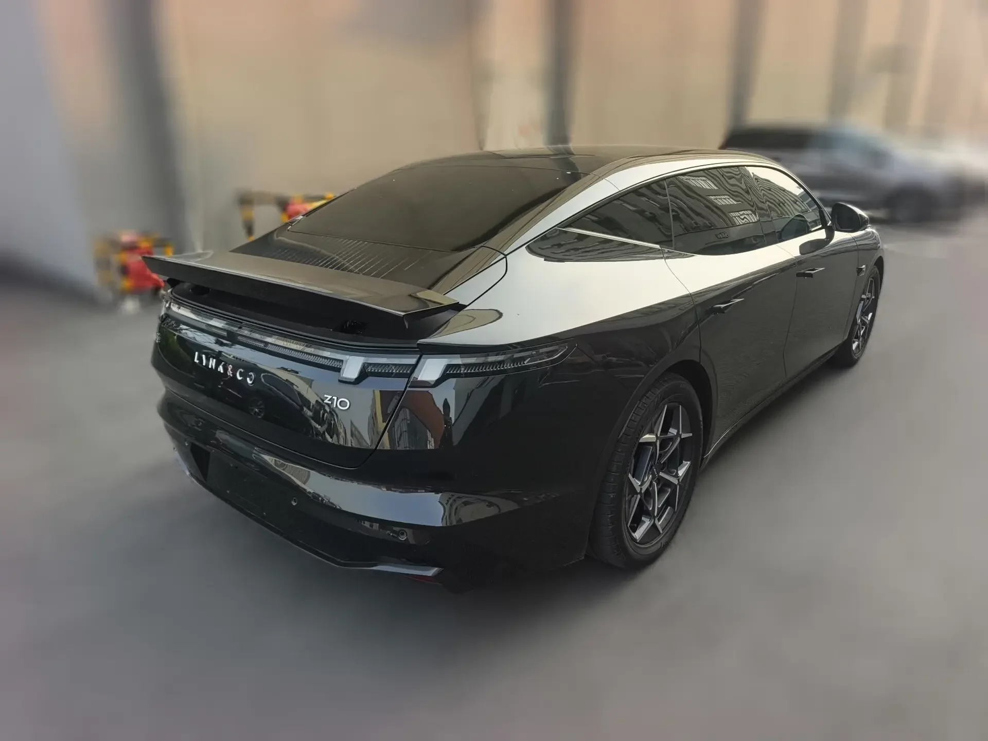 Lynk & Co Z10
