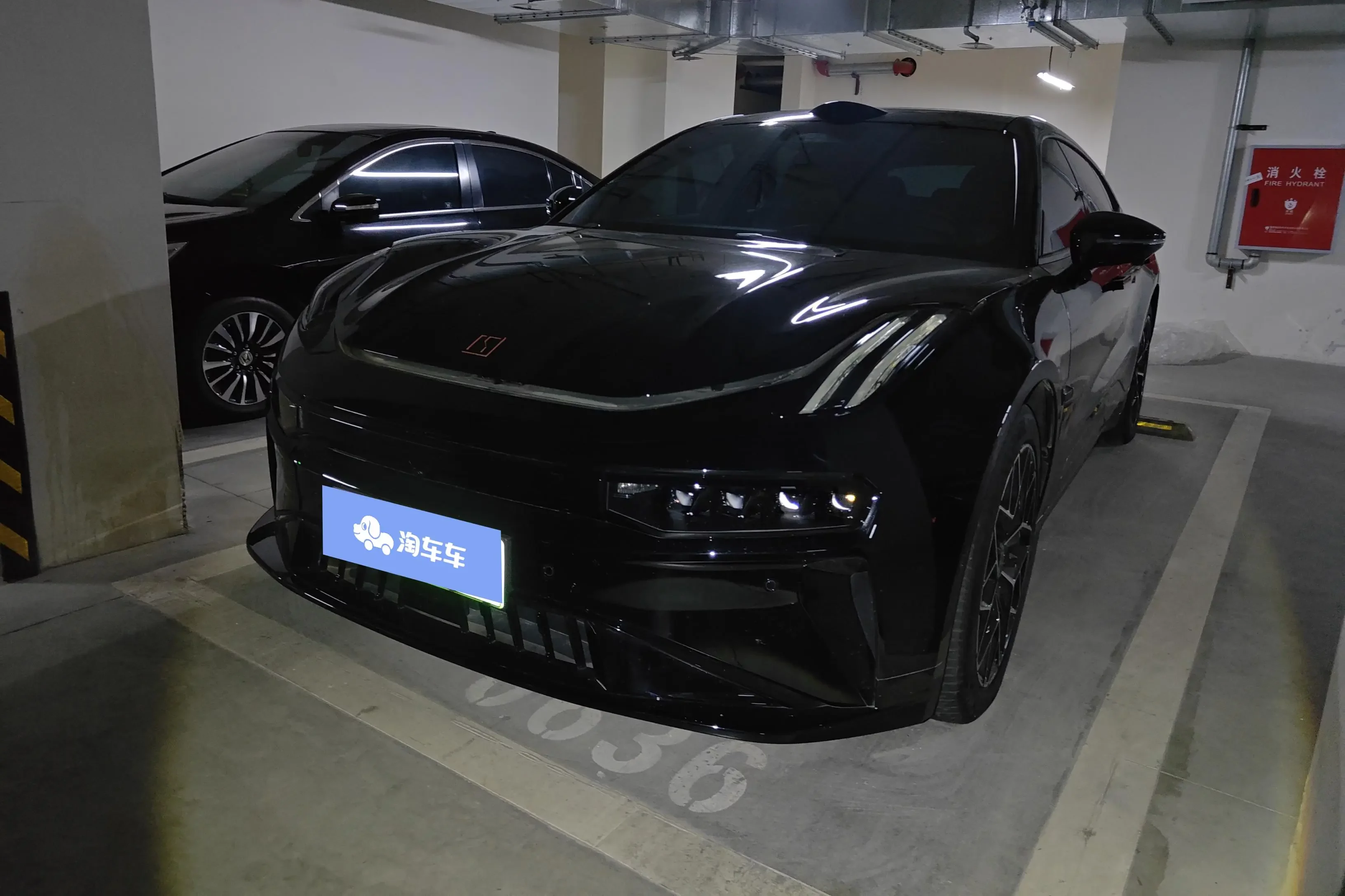 ZEEKR 001