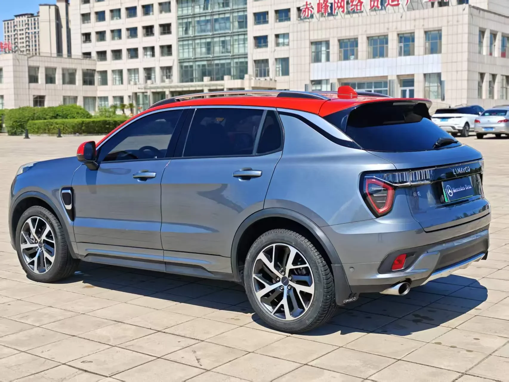 Lynk & Co 01 EM-P