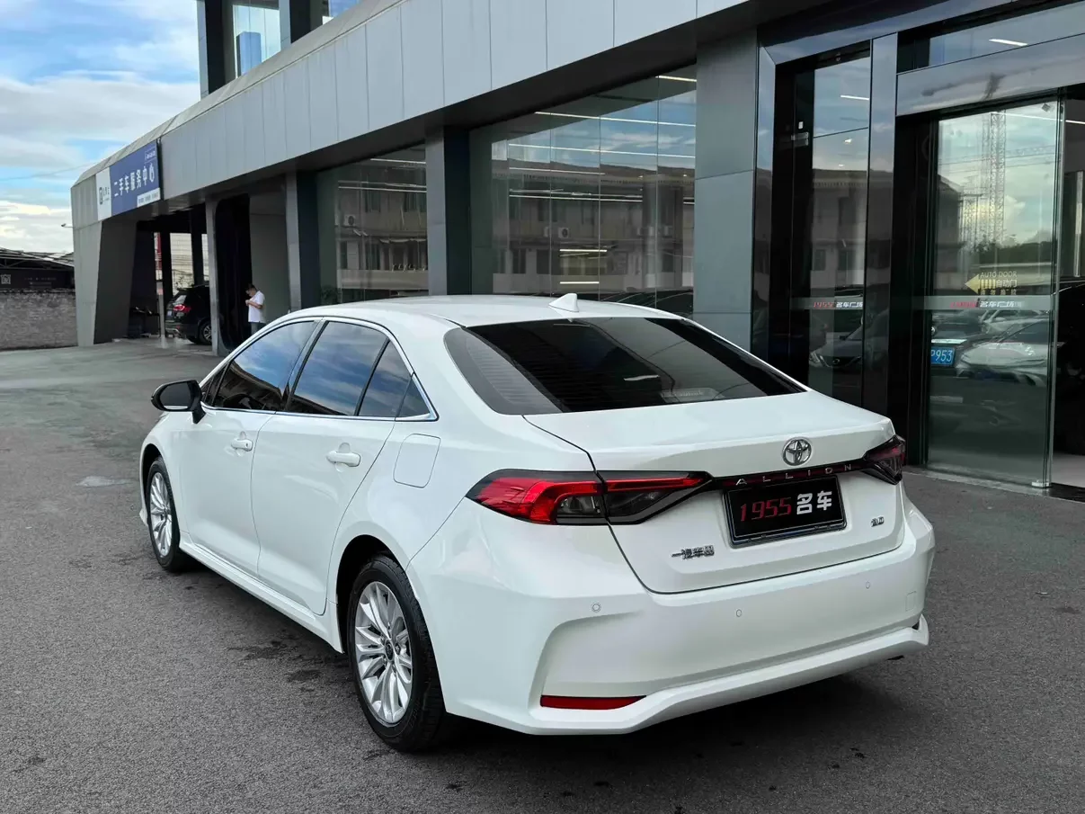 Toyota Asiatic lion