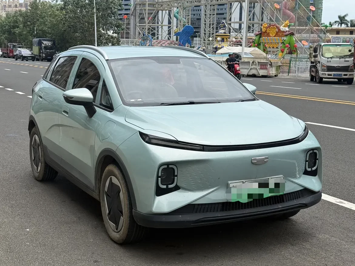 Geely Geometry E Firefly