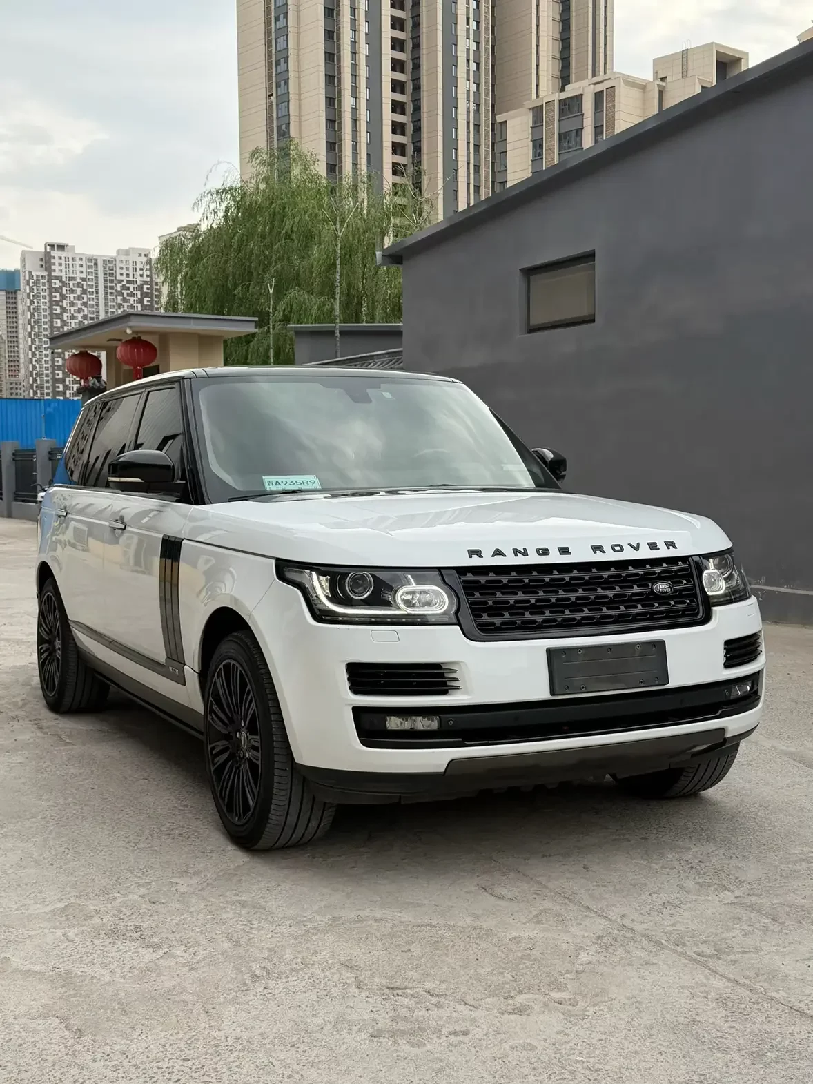 Land Rover range rover