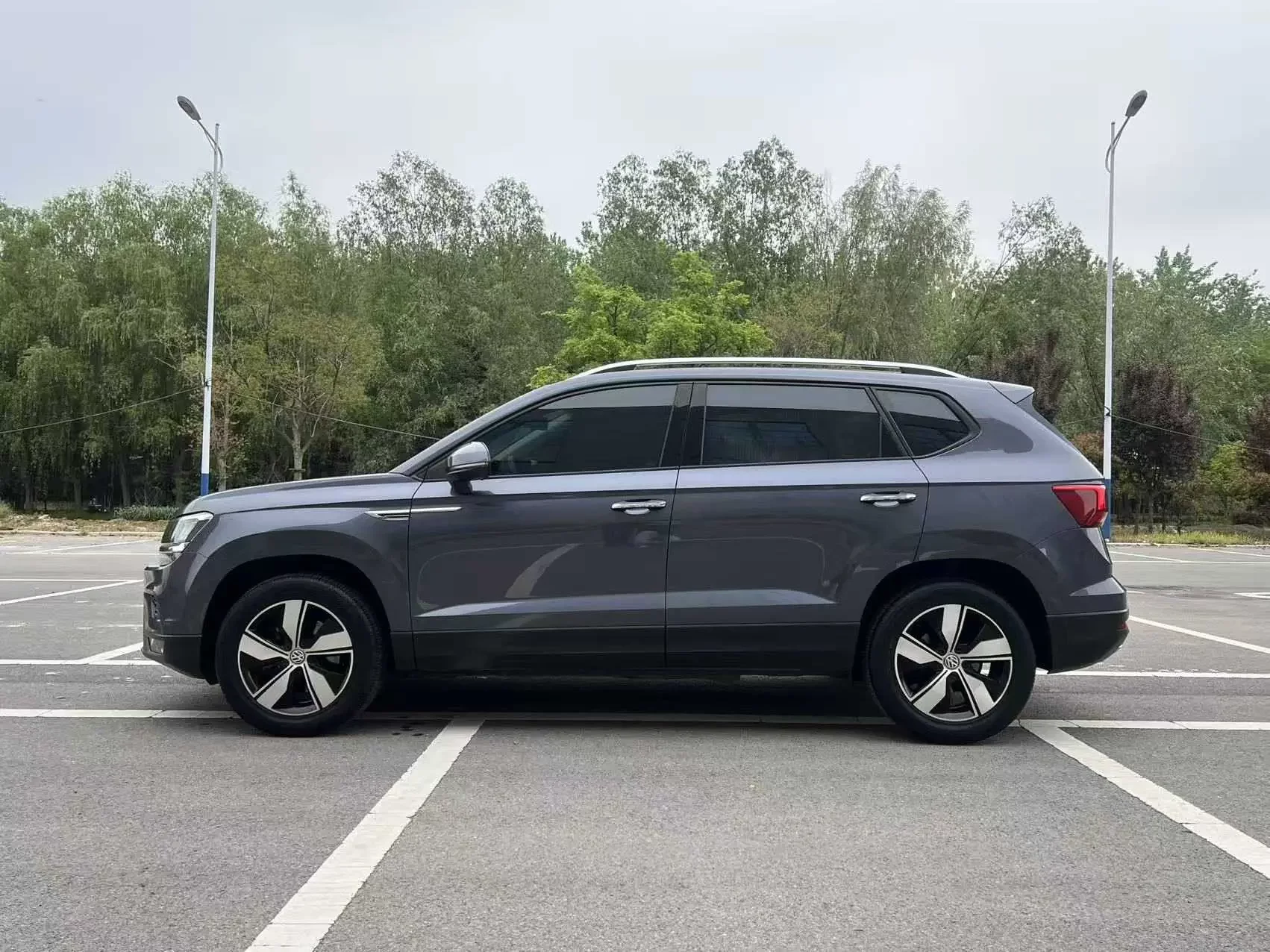 Volkswagen Tharu