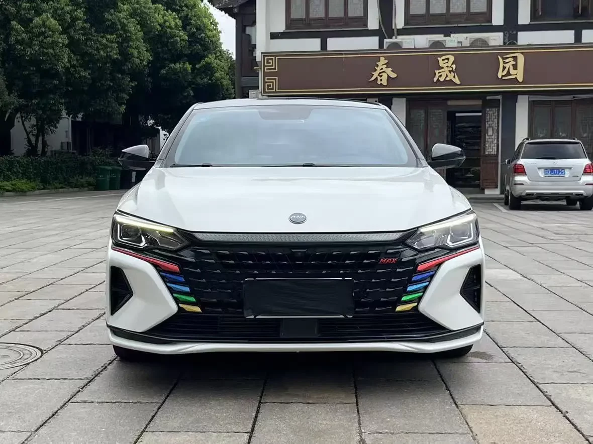 Dongfeng Yixuan MAX
