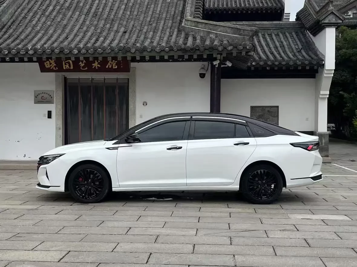 Dongfeng Yixuan MAX