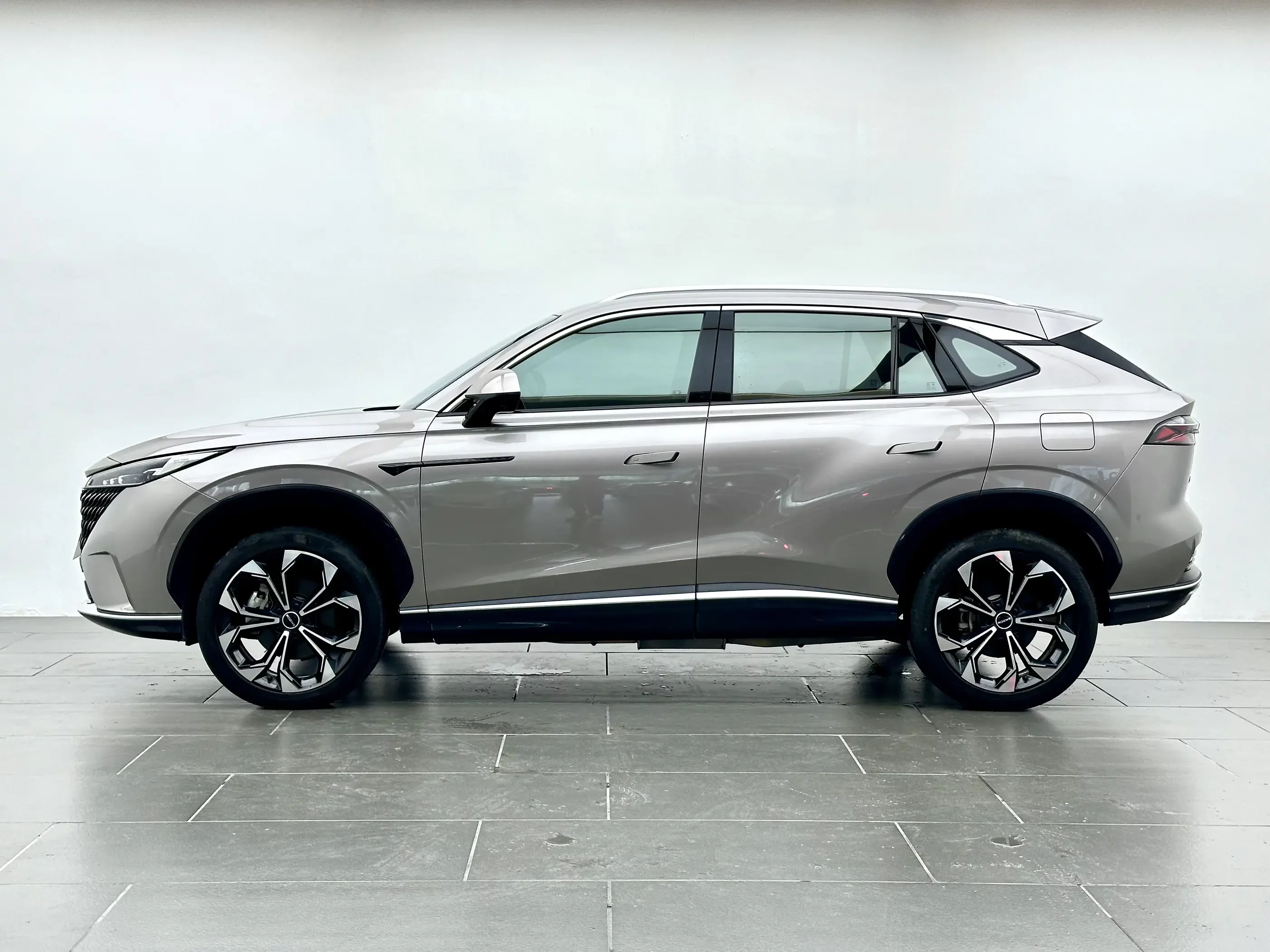 Roewe eRX5