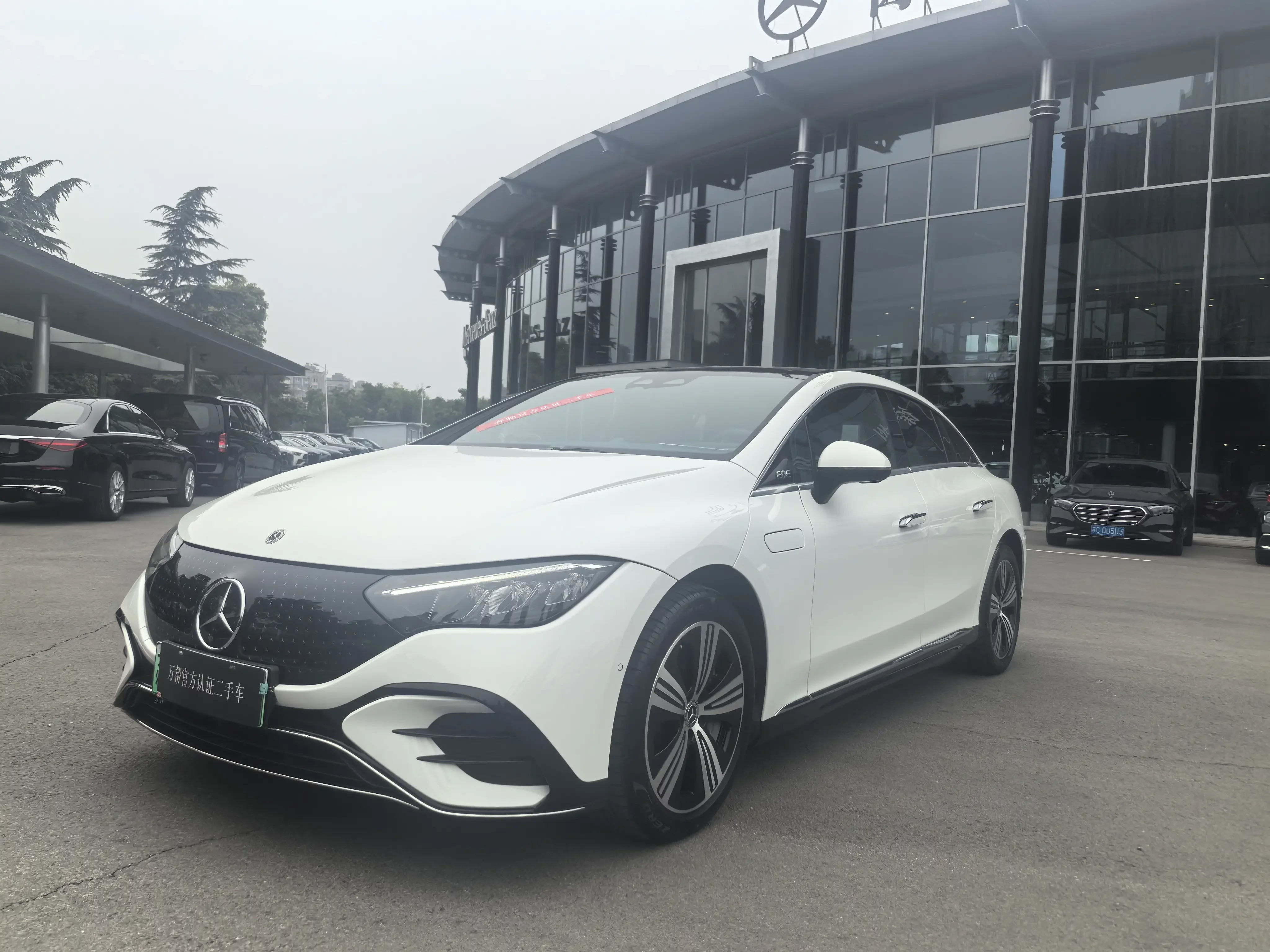 Mercedes-Benz EQE