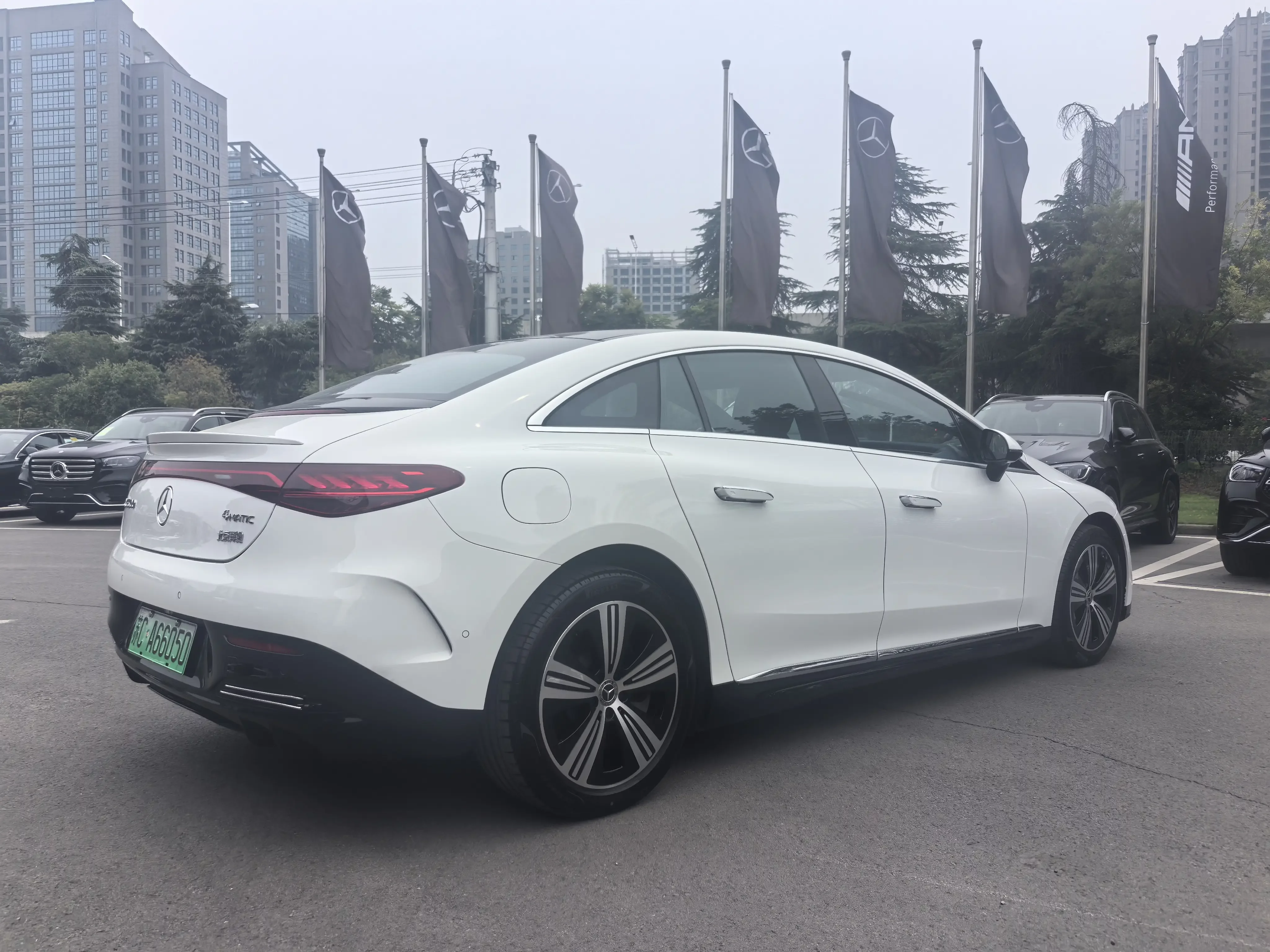 Mercedes-Benz EQE