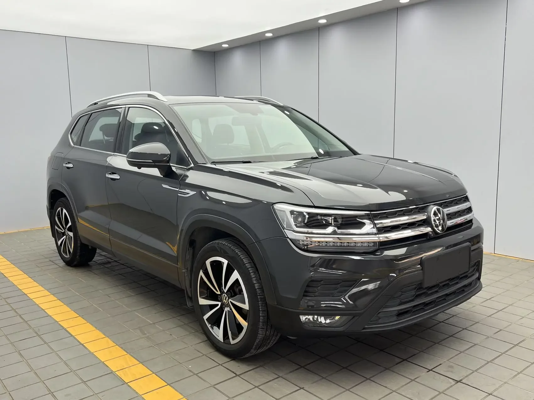 Volkswagen Tharu