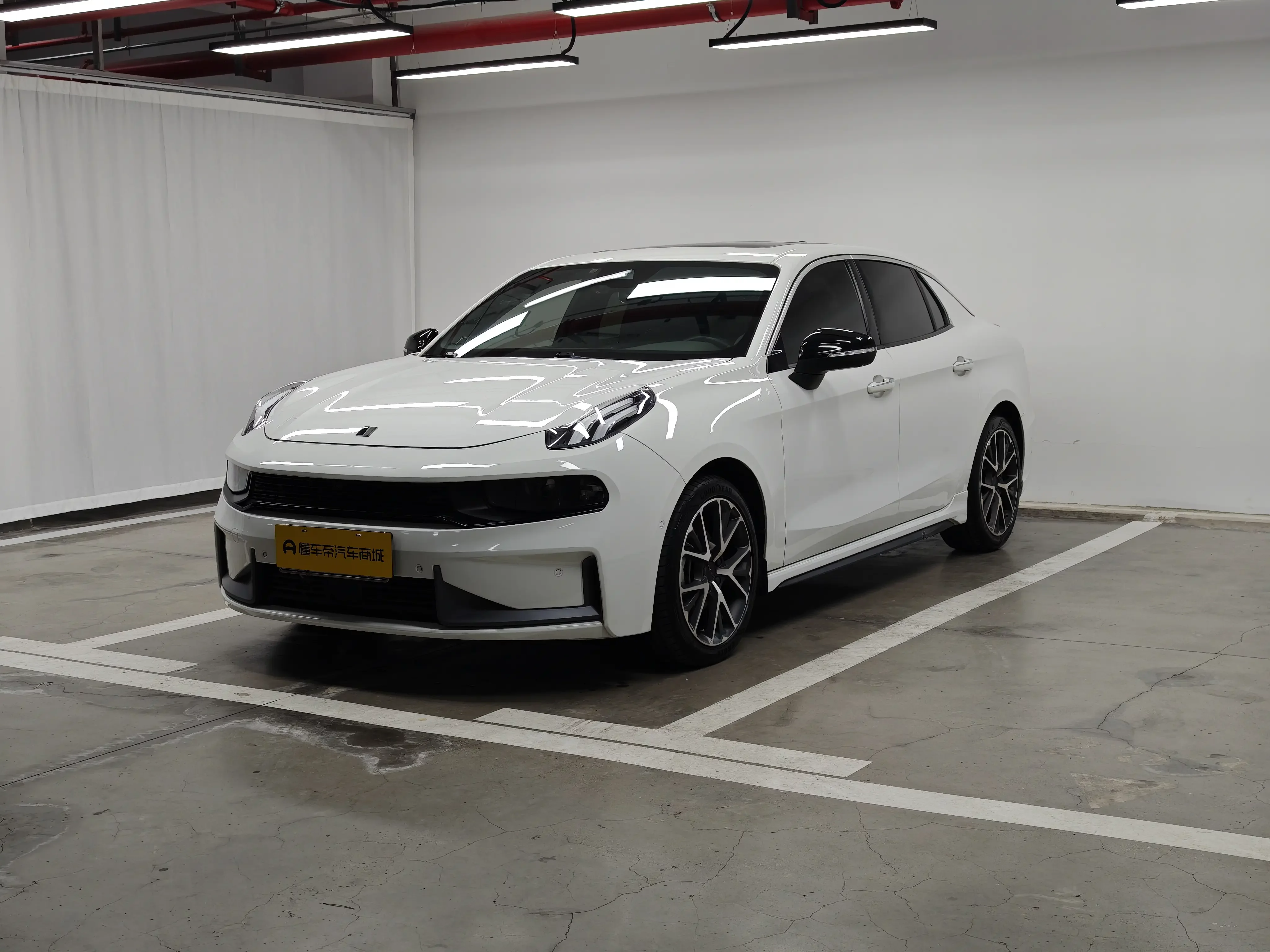 Lynk & Co 03