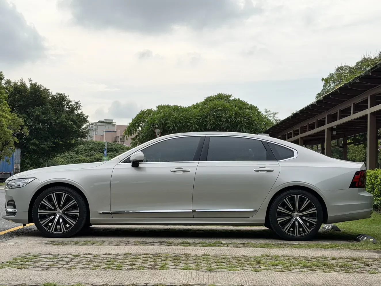 Volvo S90
