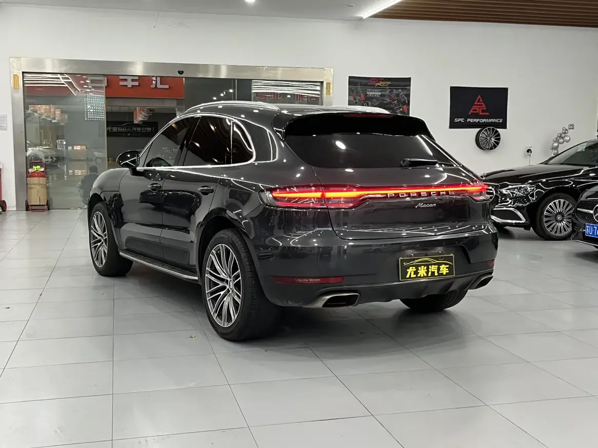 Porsche Macan