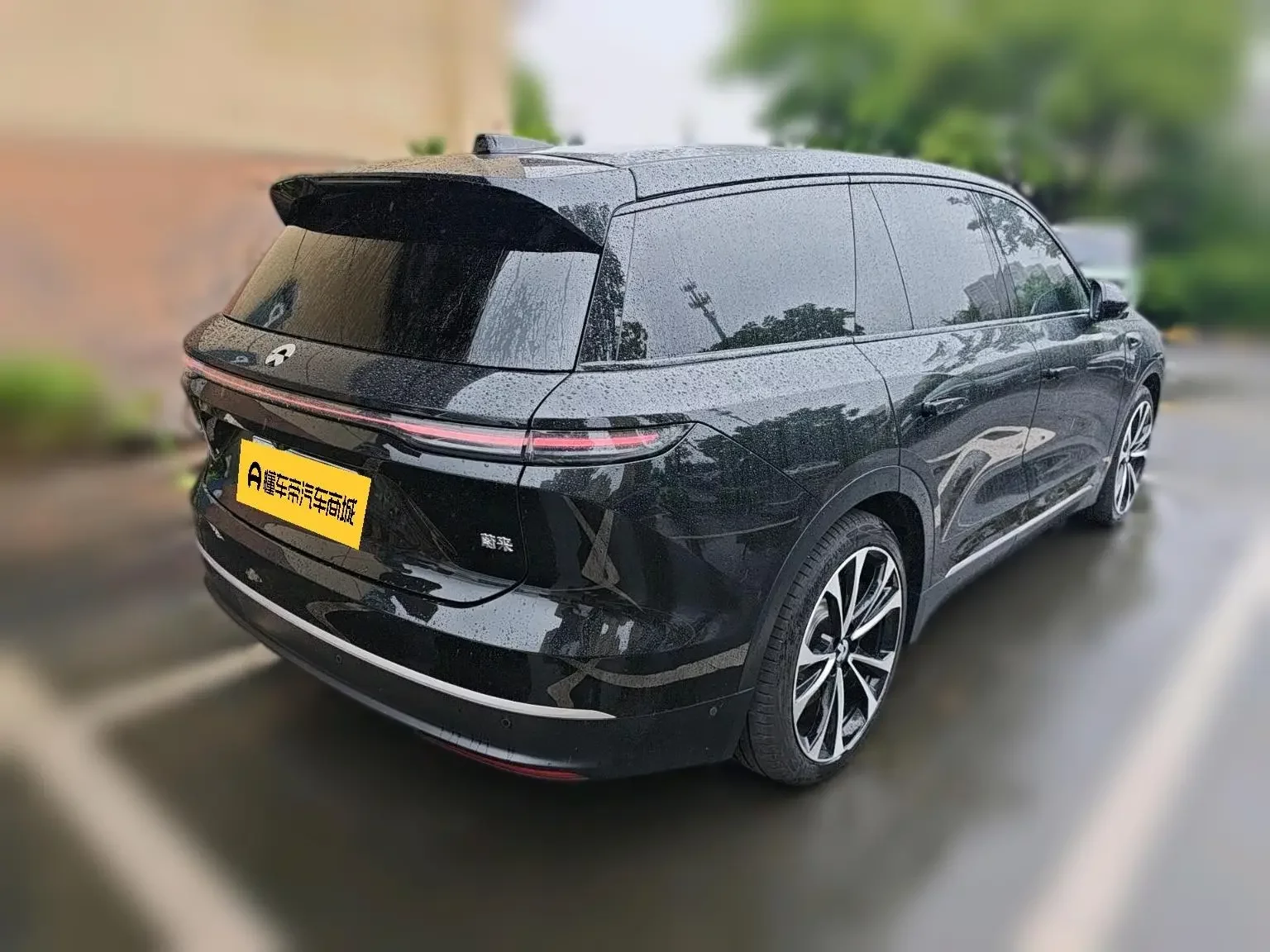 NIO ES8