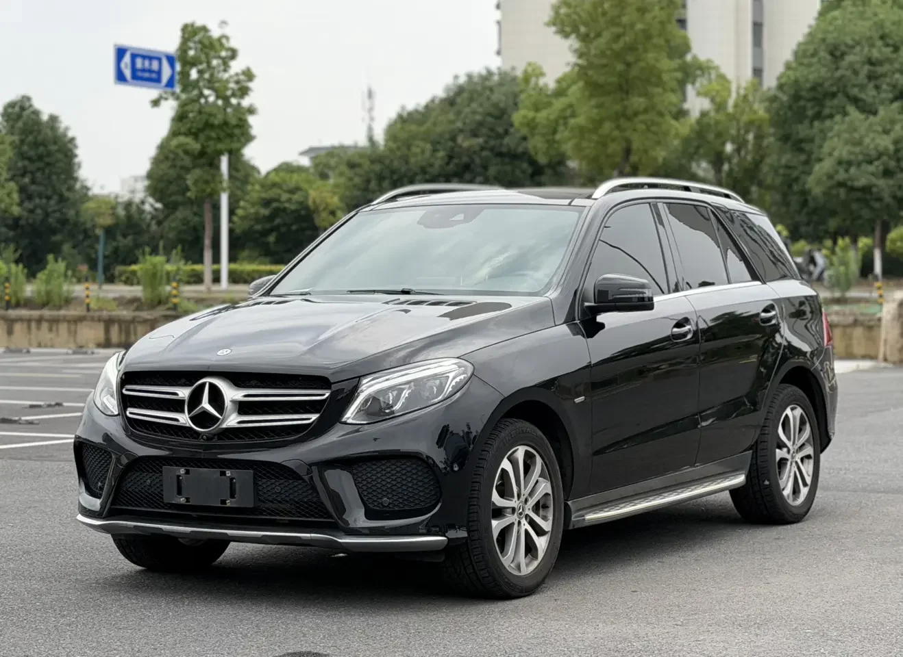 Mercedes-Benz GLE (Imported)