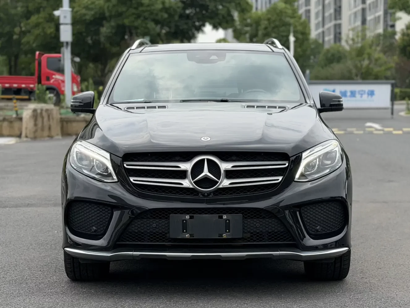 Mercedes-Benz GLE (Imported)