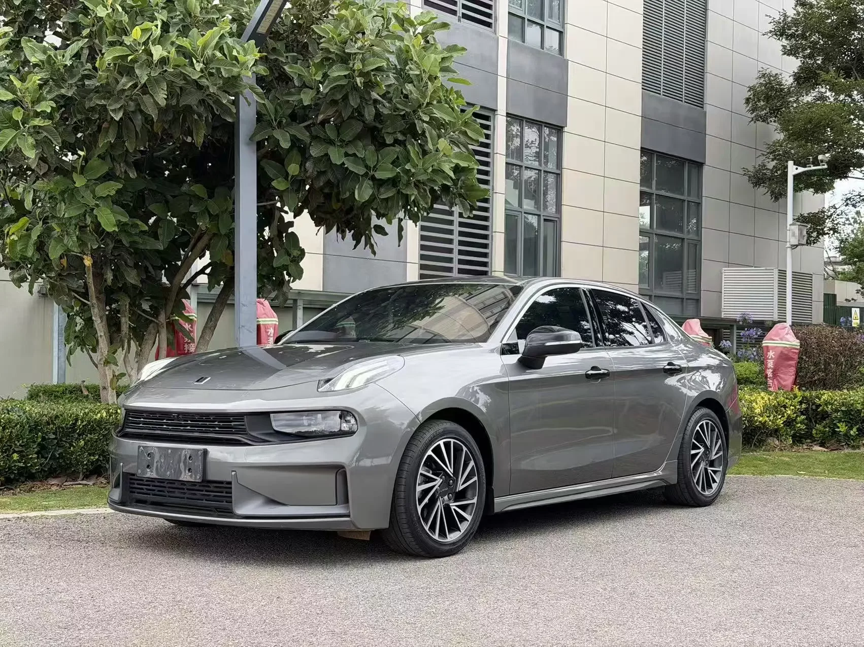 Lynk & Co 03
