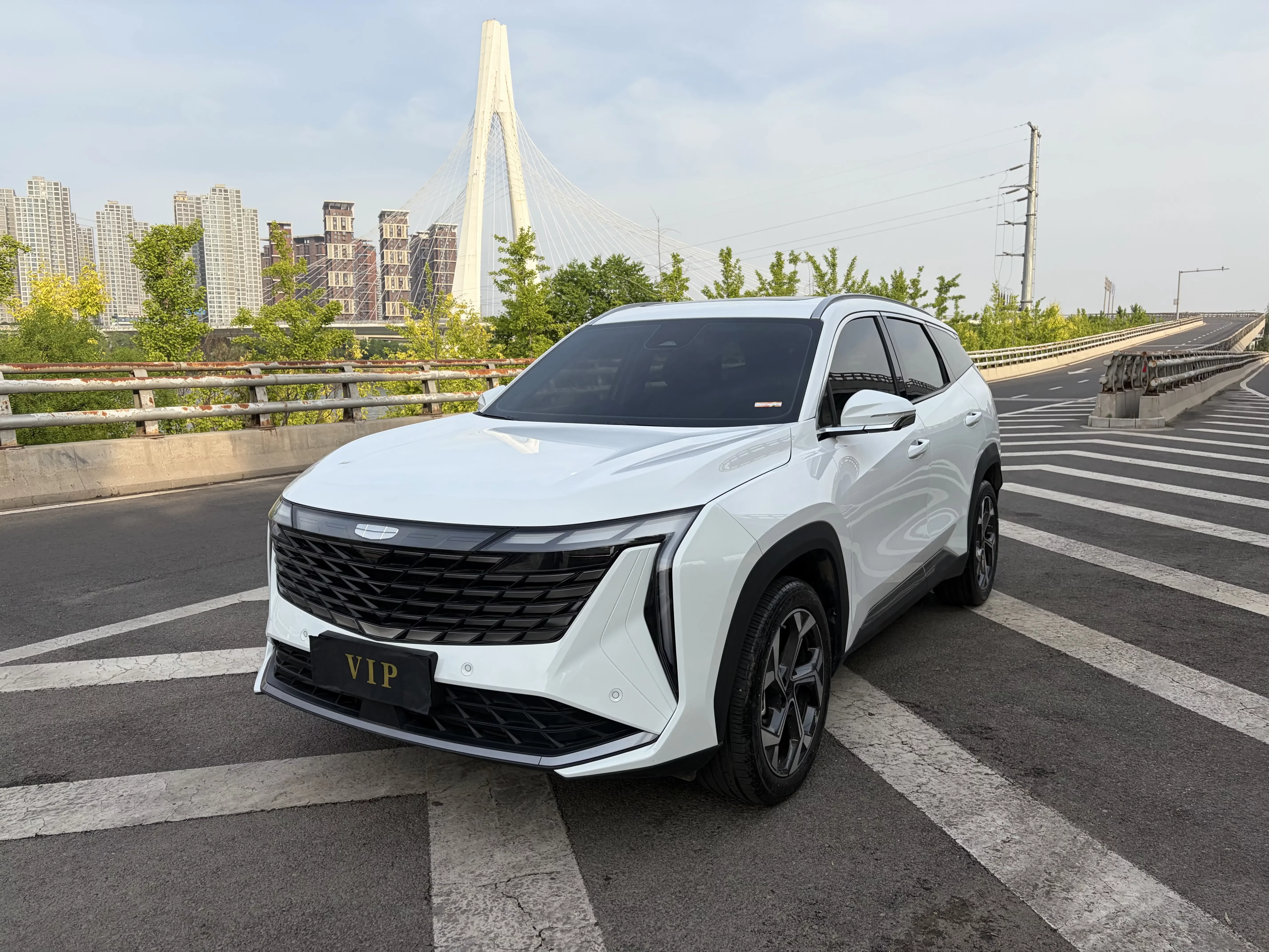 Geely Atlas L