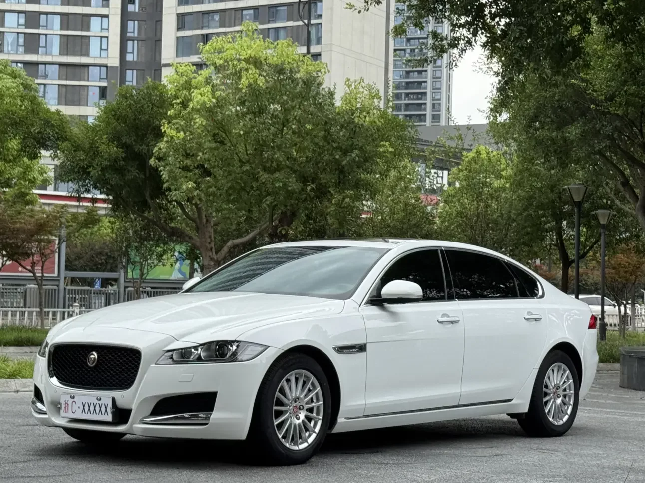 Jaguar XFL