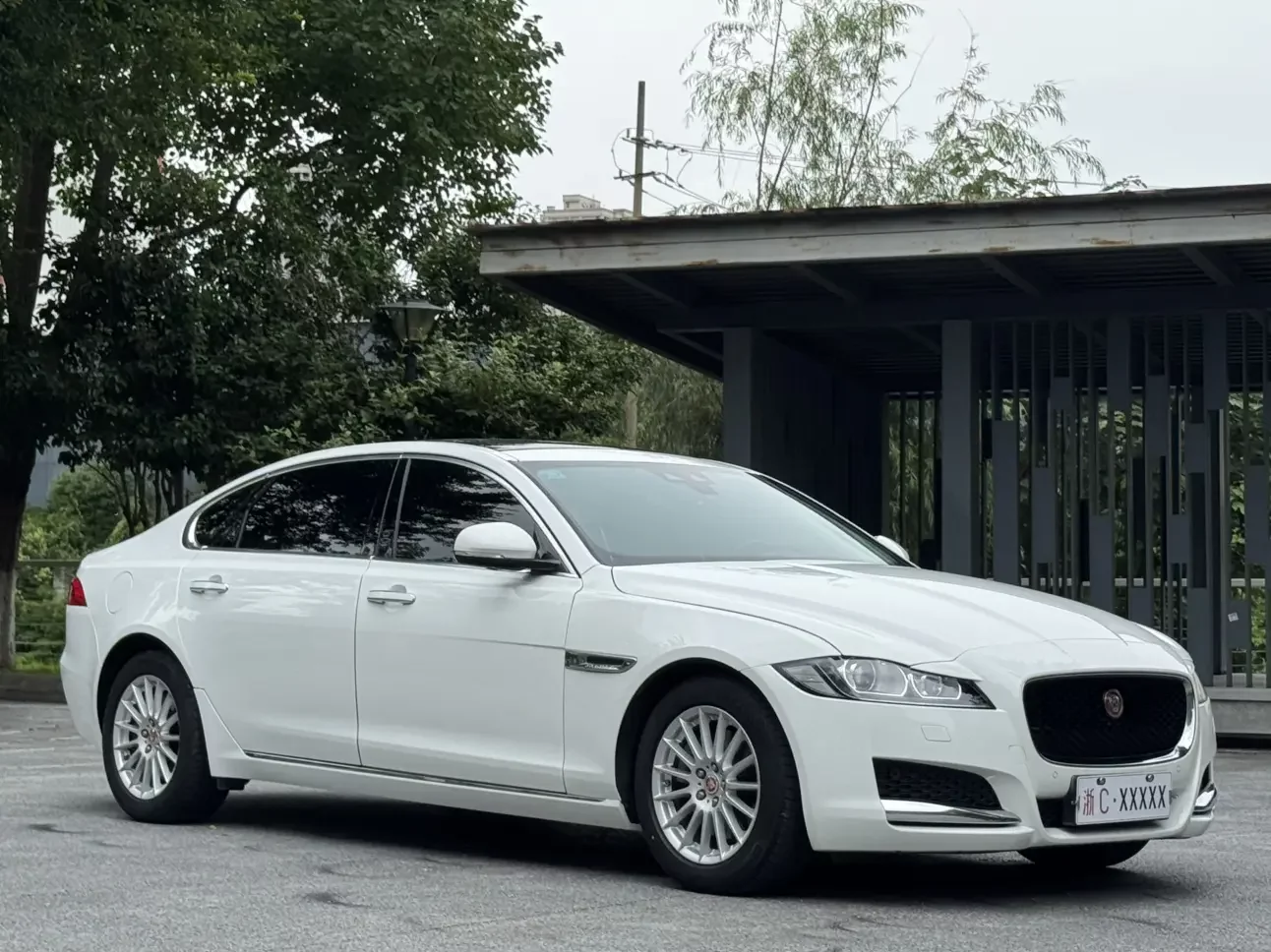 Jaguar XFL