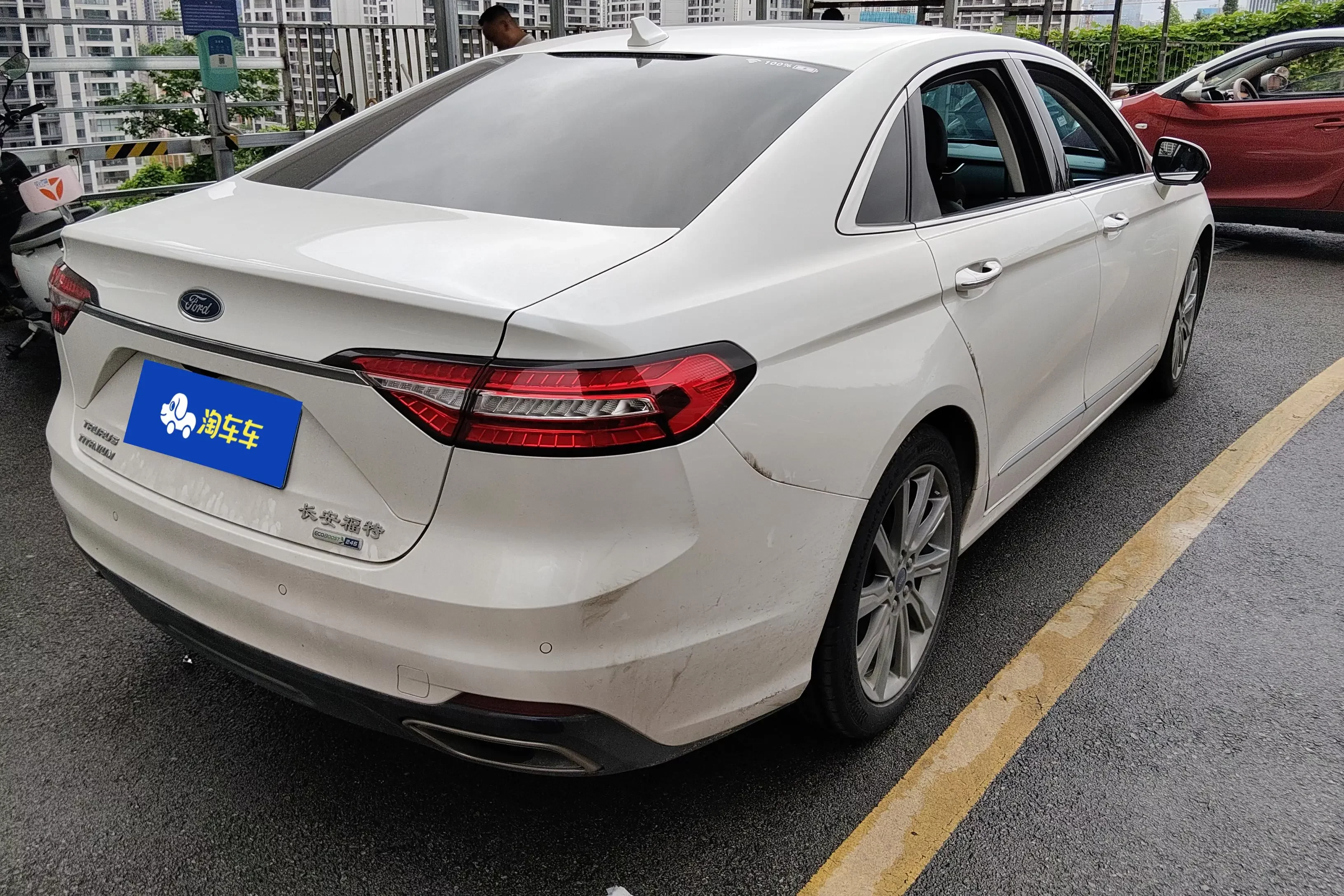 Ford Taurus