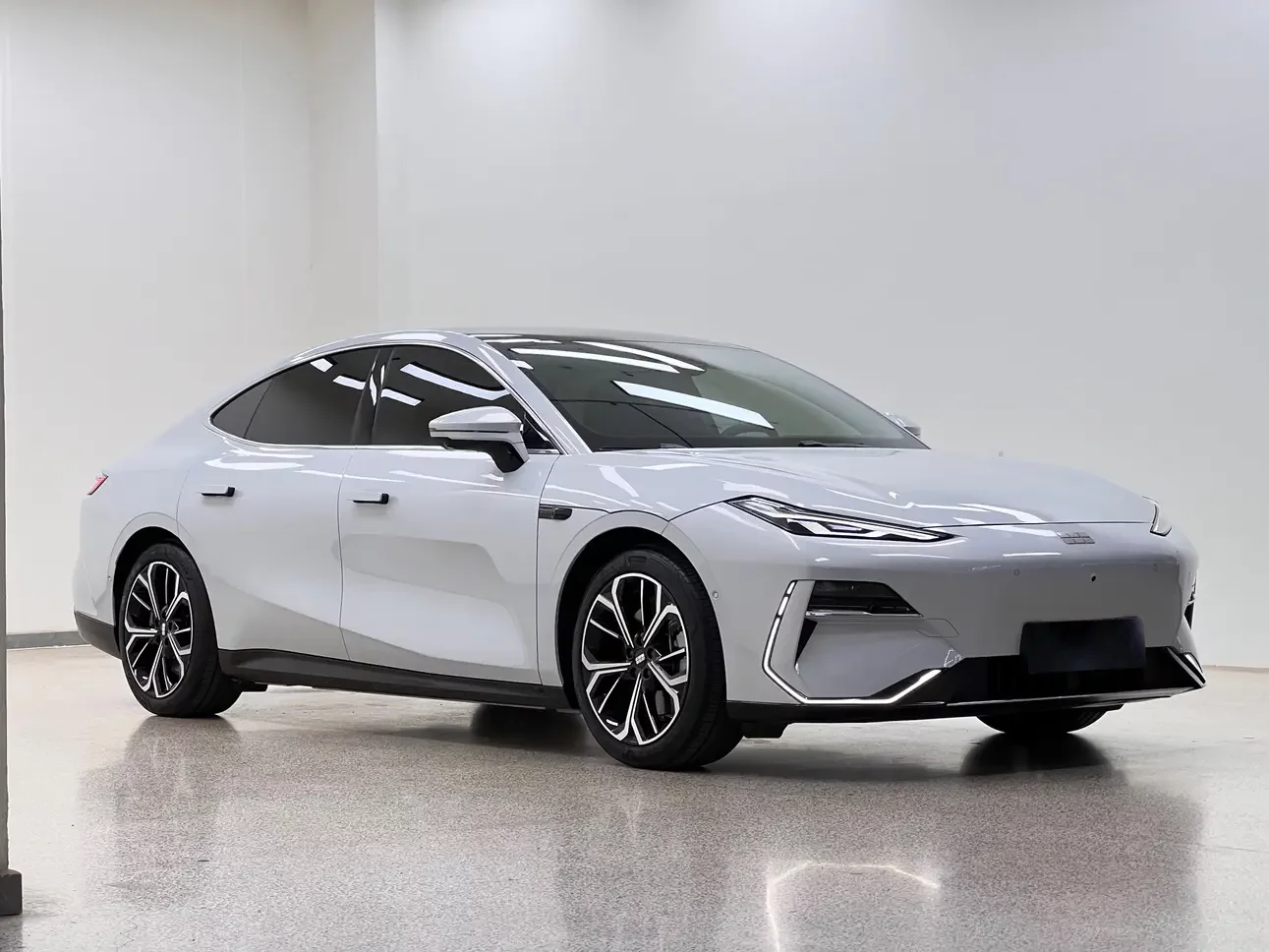 Geely Galaxy E8