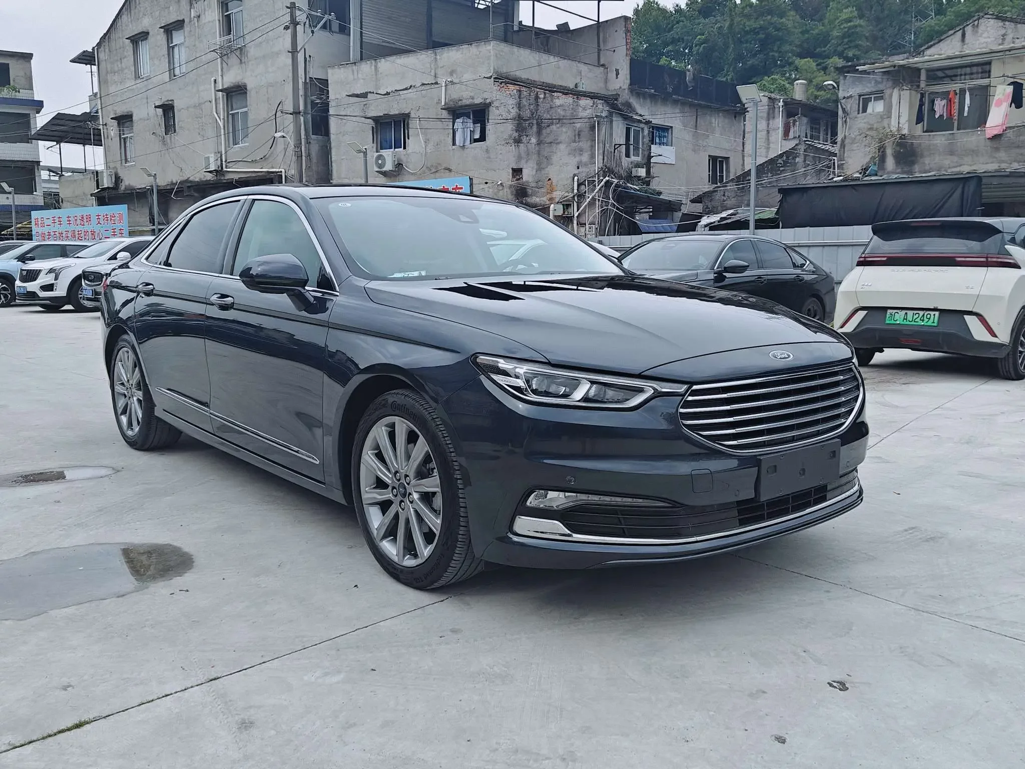 Ford Taurus