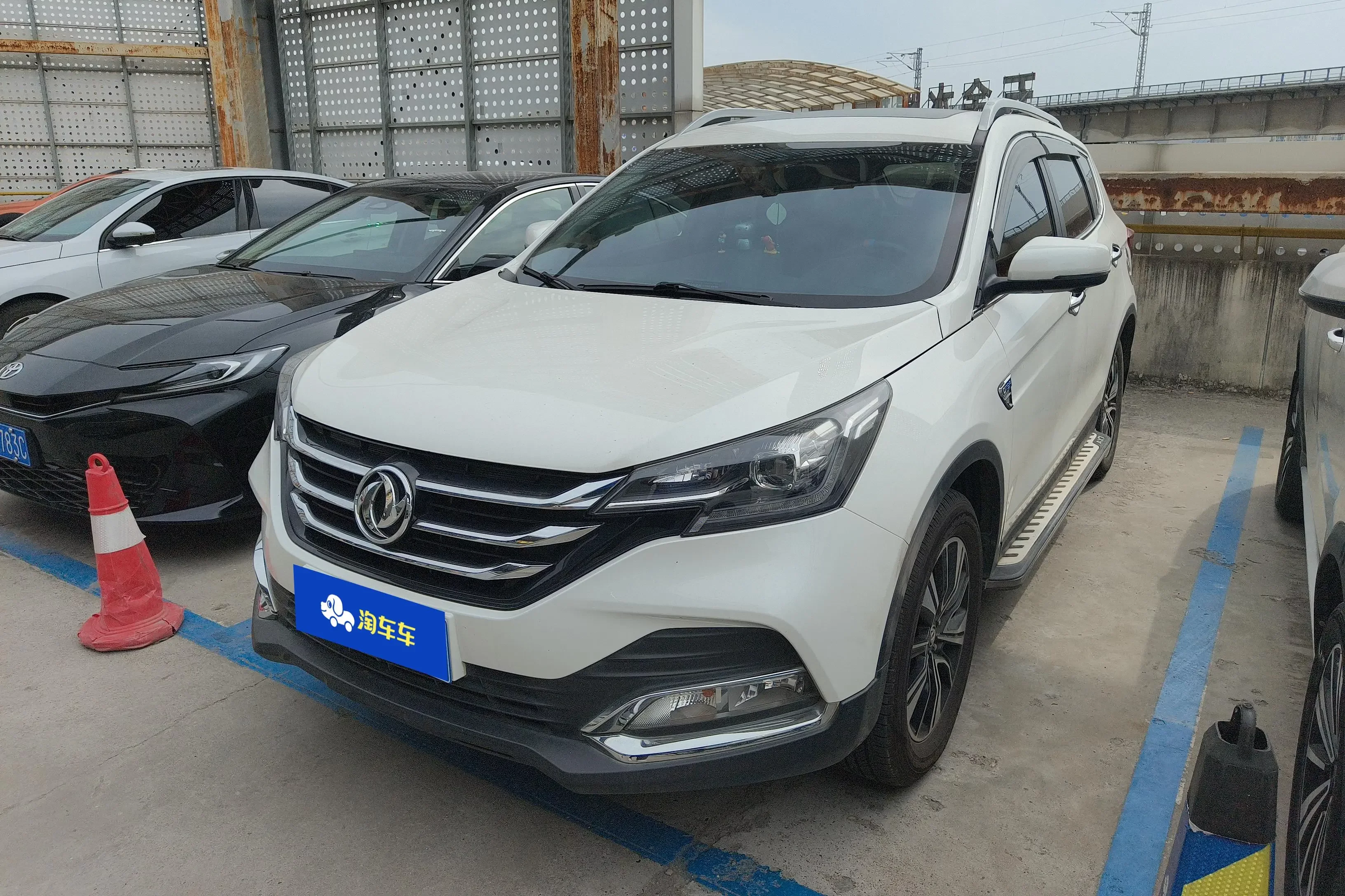 Dongfeng Fengshen AX7