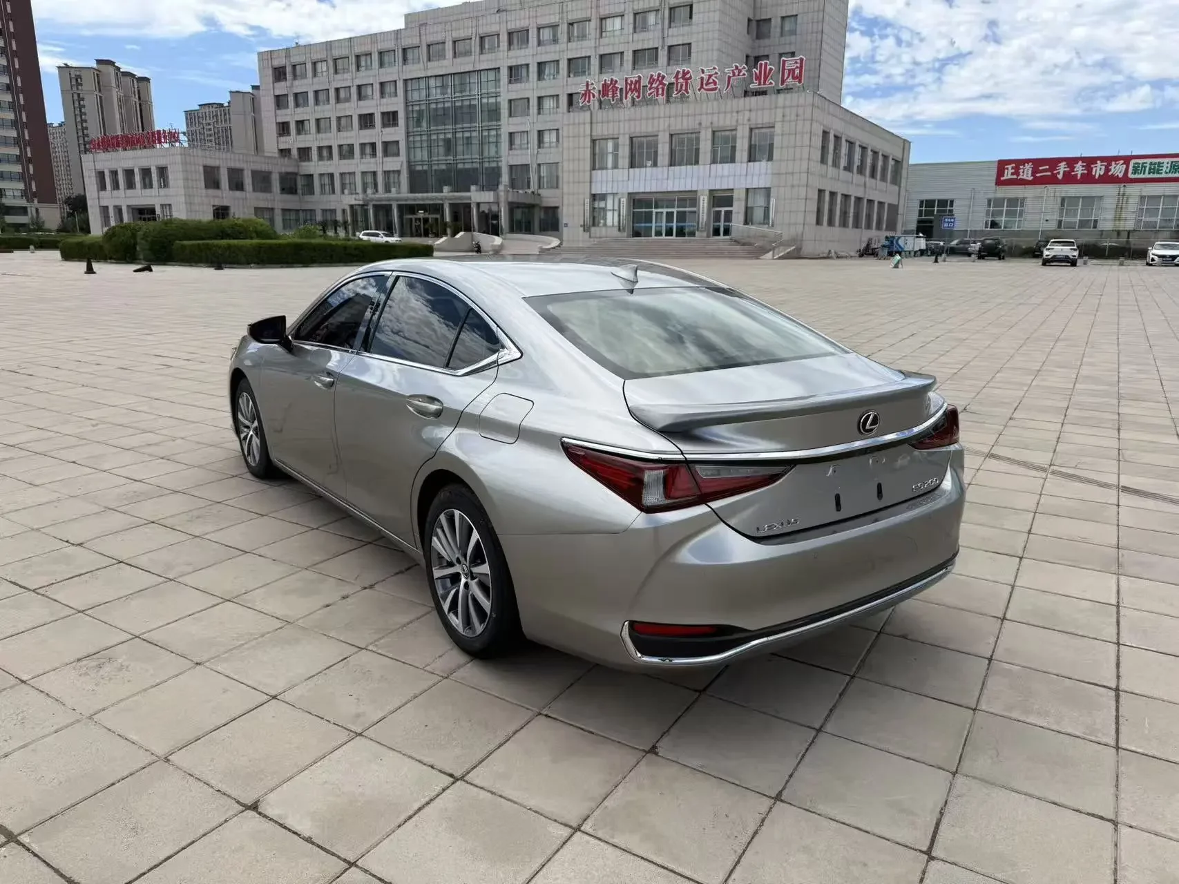 Lexus ES