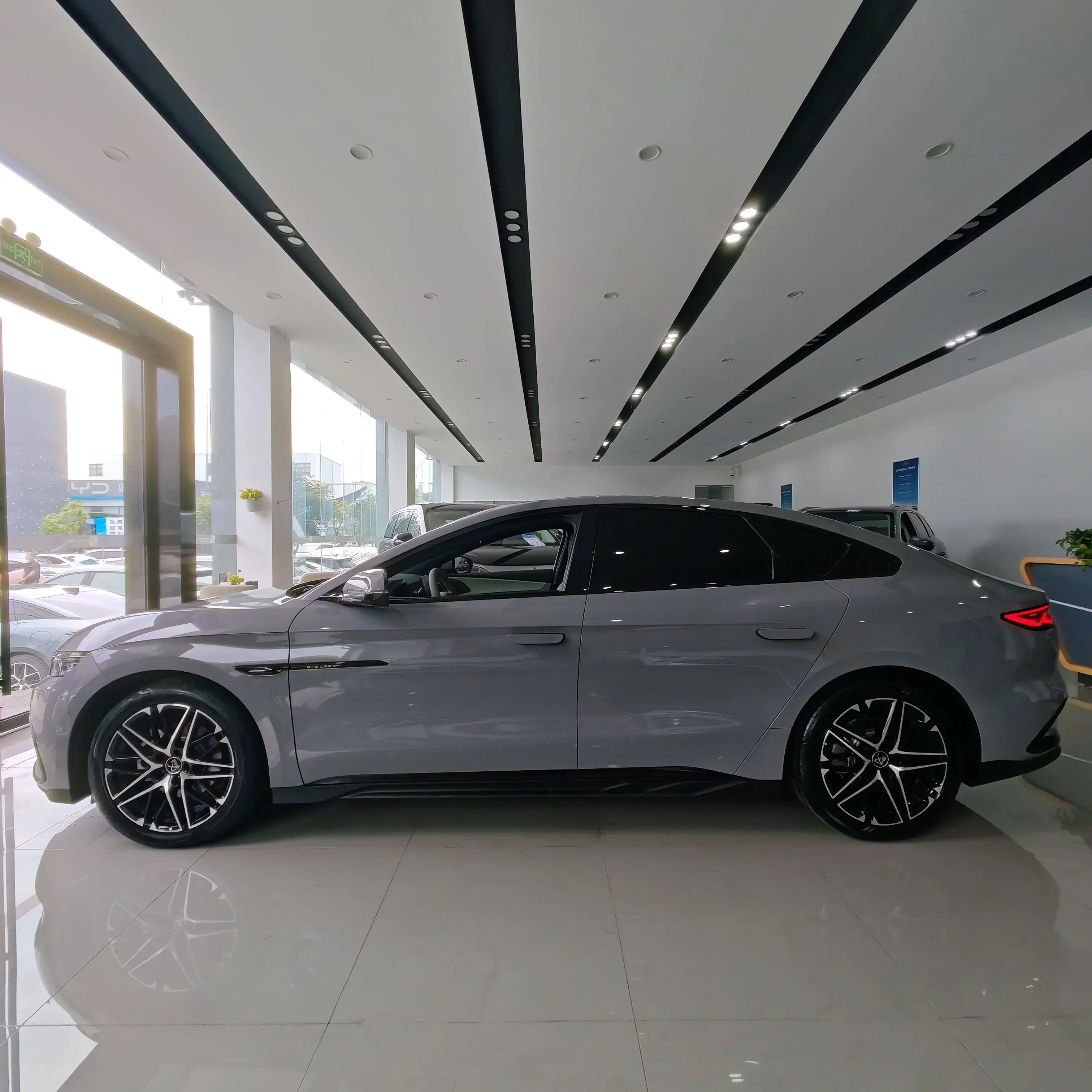 BYD Han EV