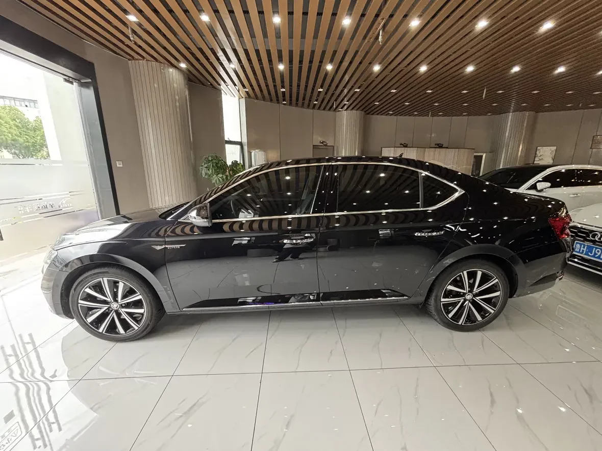 Skoda SuperB