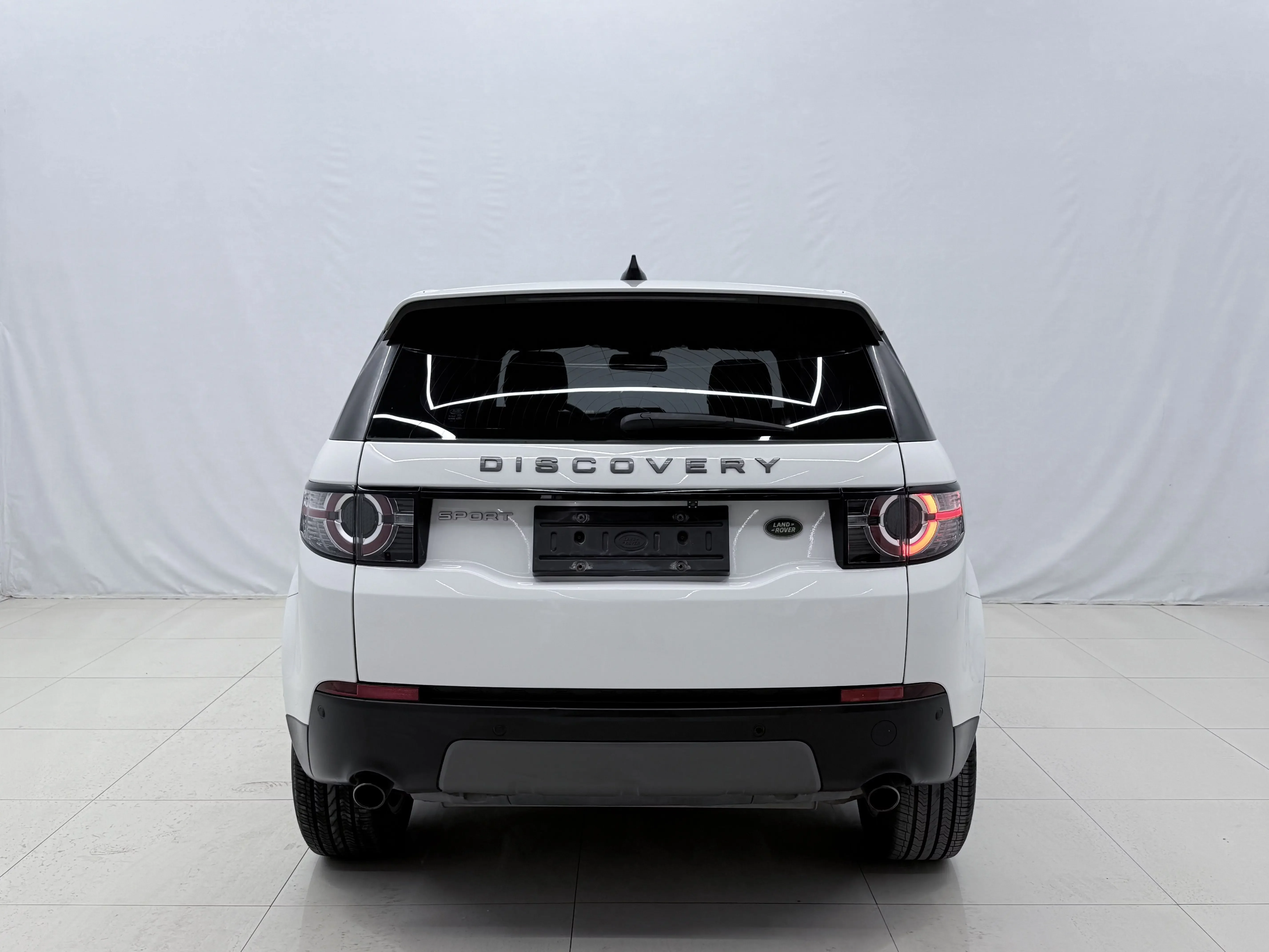 Land Rover Discover the magic