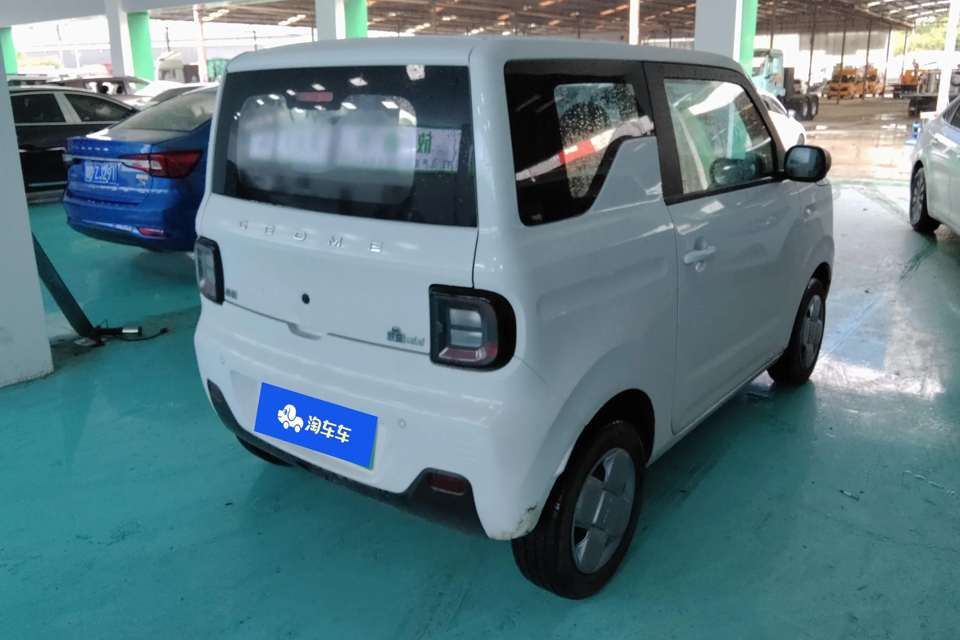 Geely panda