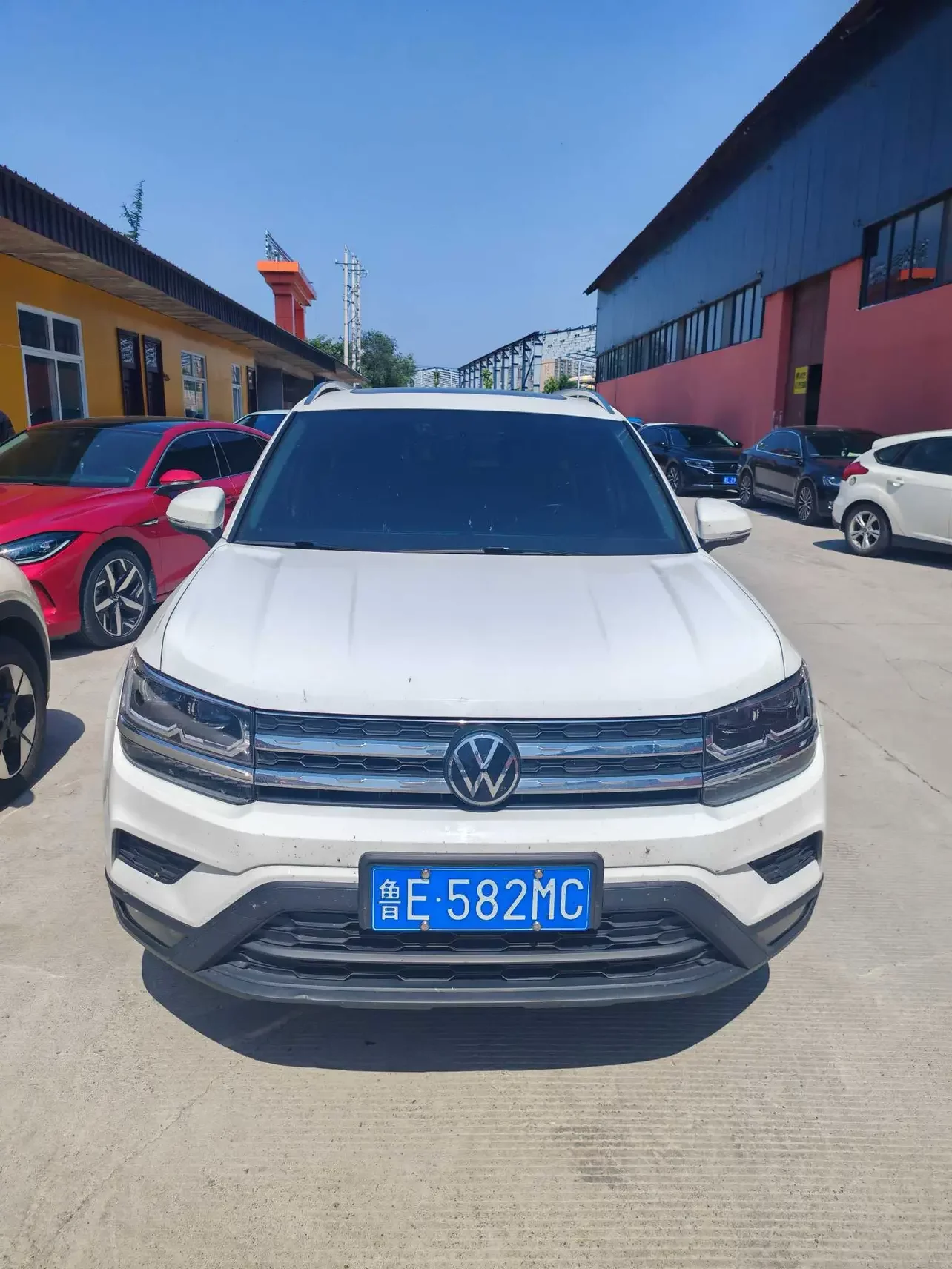 Volkswagen Tharu