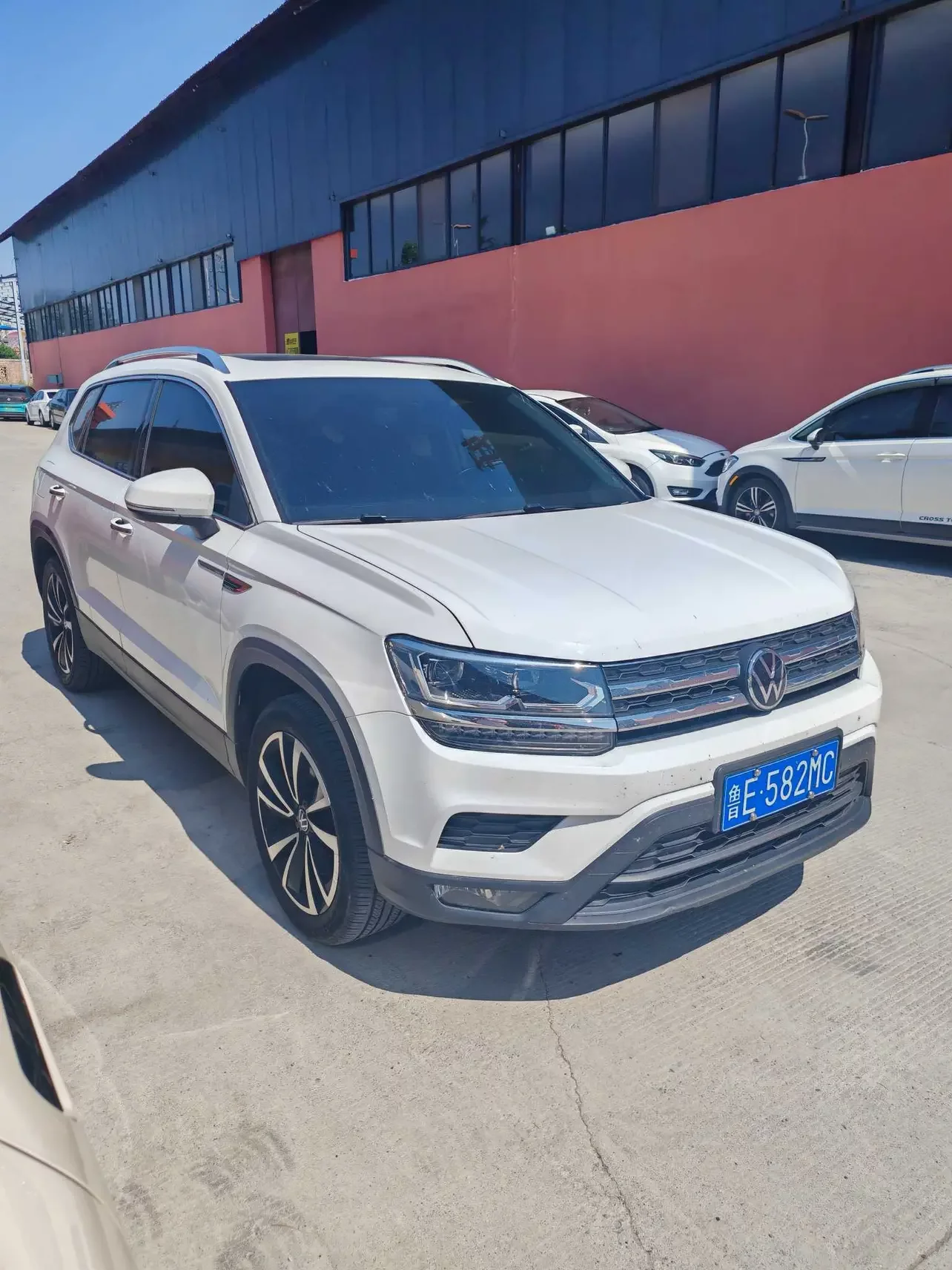 Volkswagen Tharu