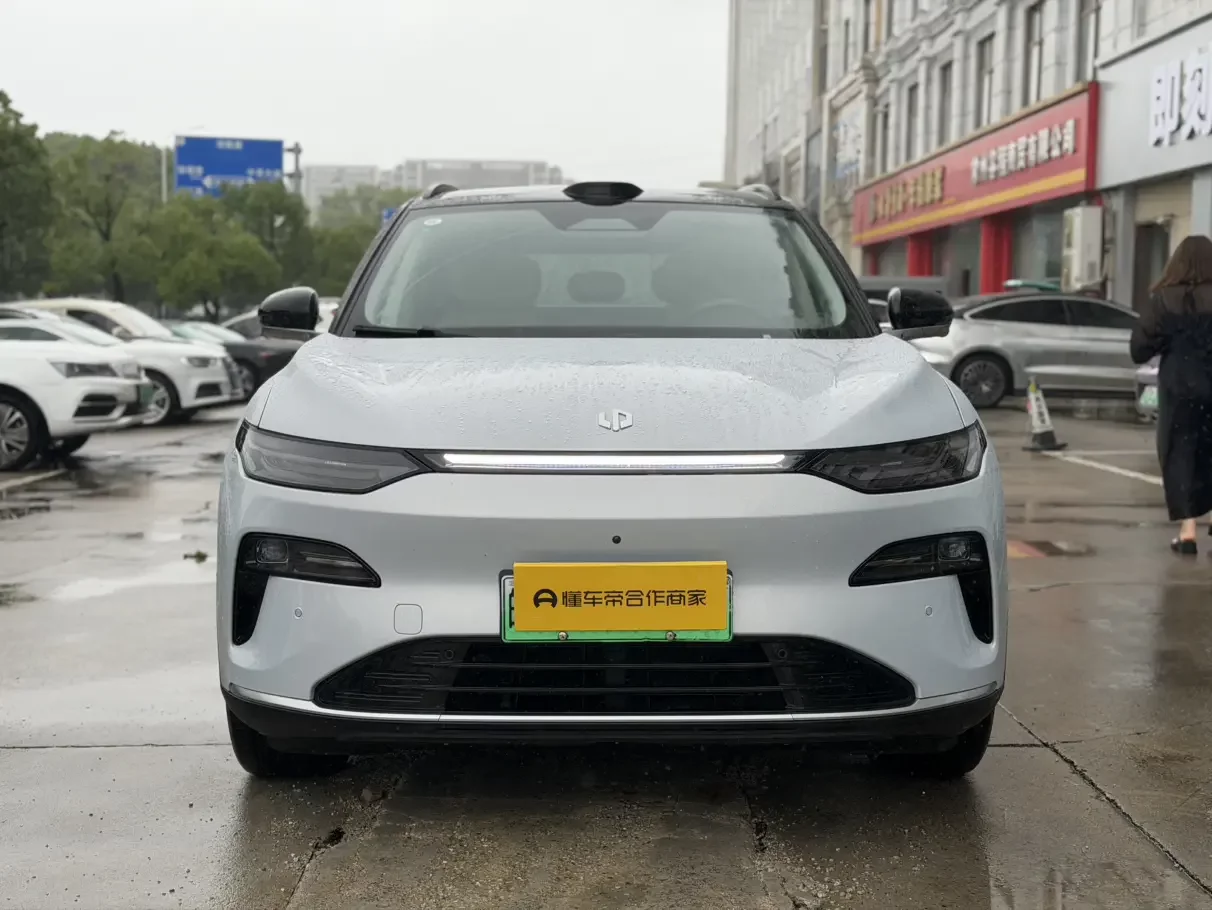 Leapmotor Zero running C11