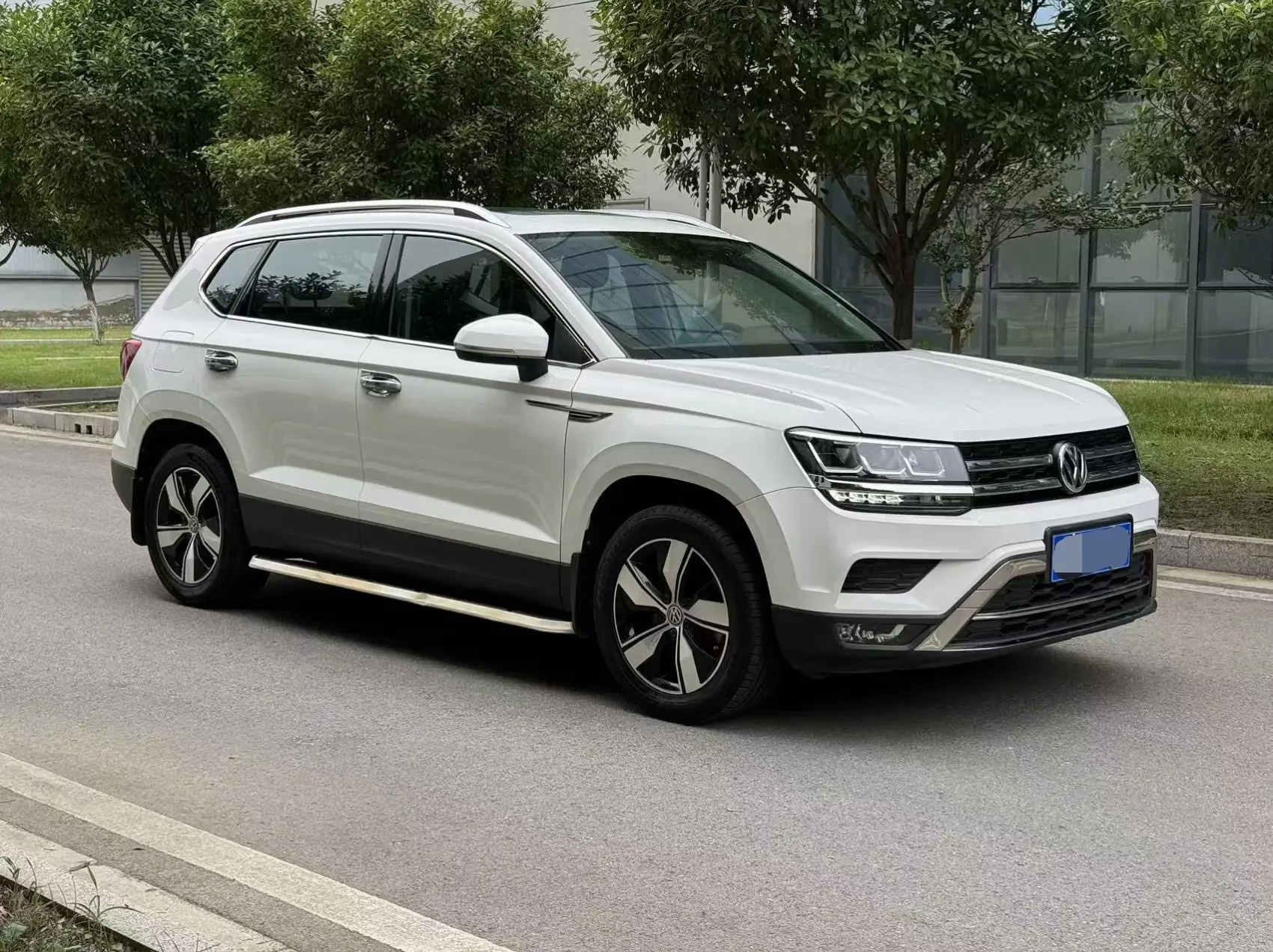 Volkswagen Tharu