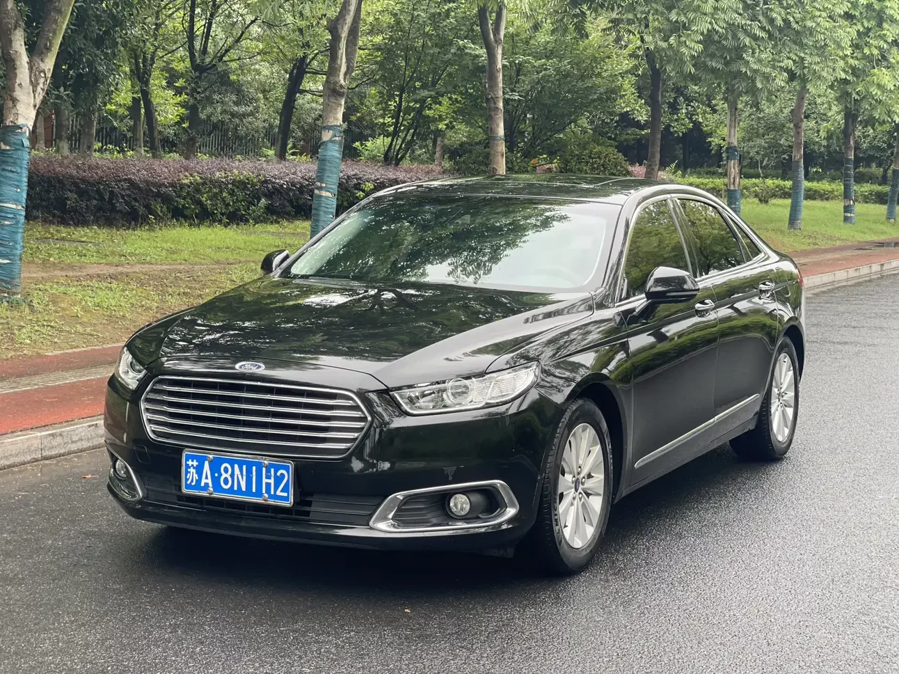 Ford Taurus