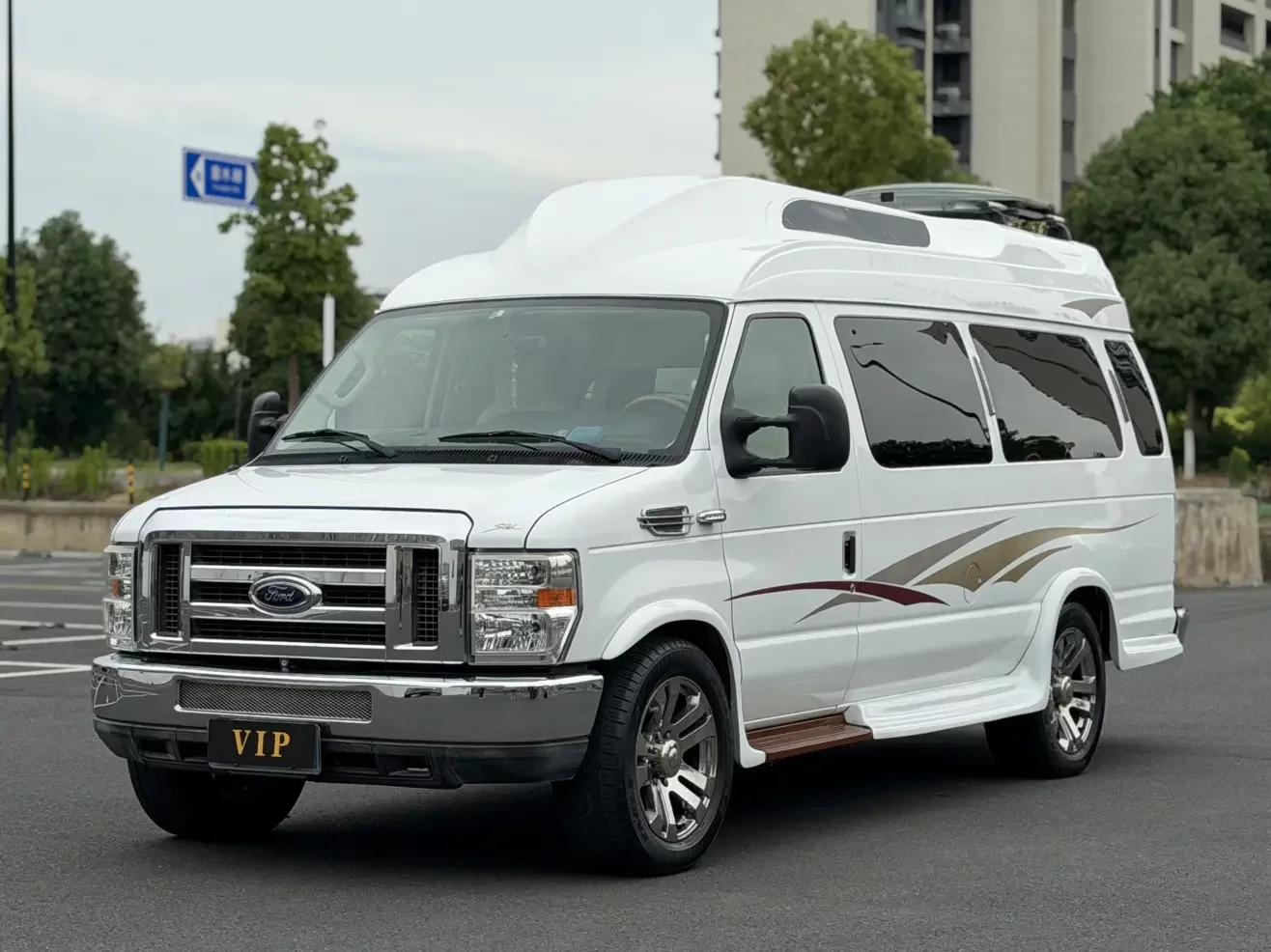 Ford E350