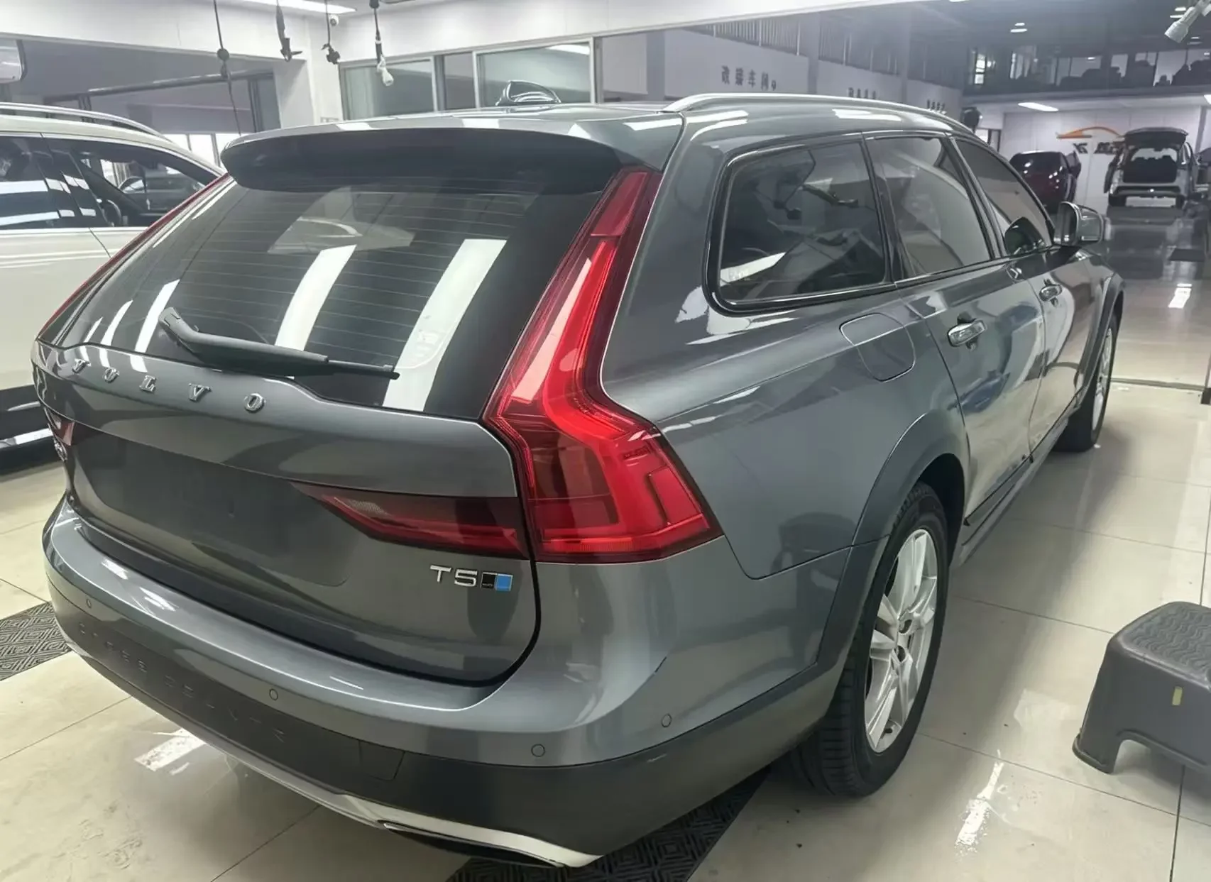 Volvo V90