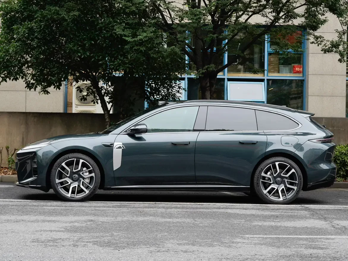 NIO ET5T