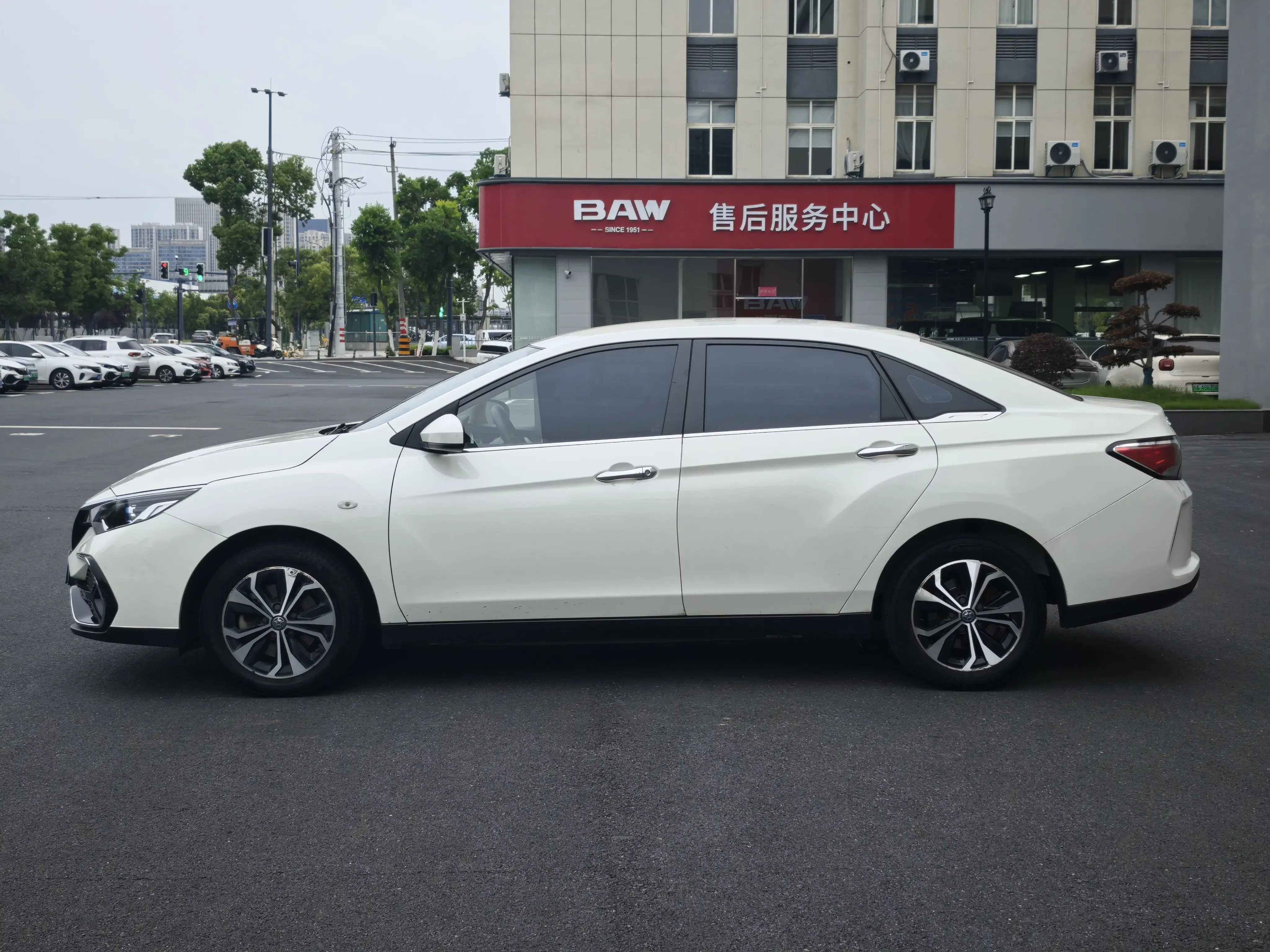 Kai Chen Venucia D60 EV