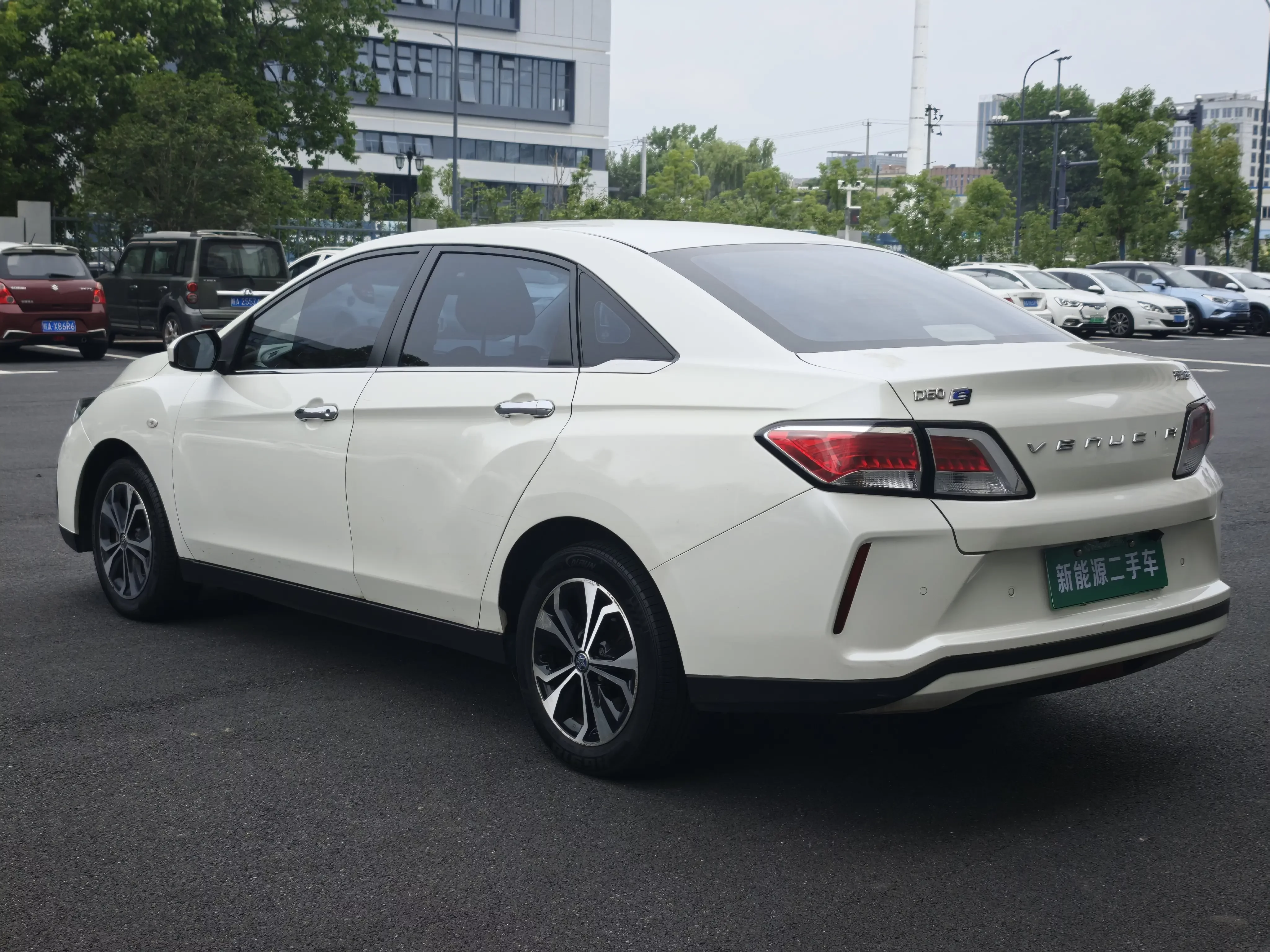 Kai Chen Venucia D60 EV