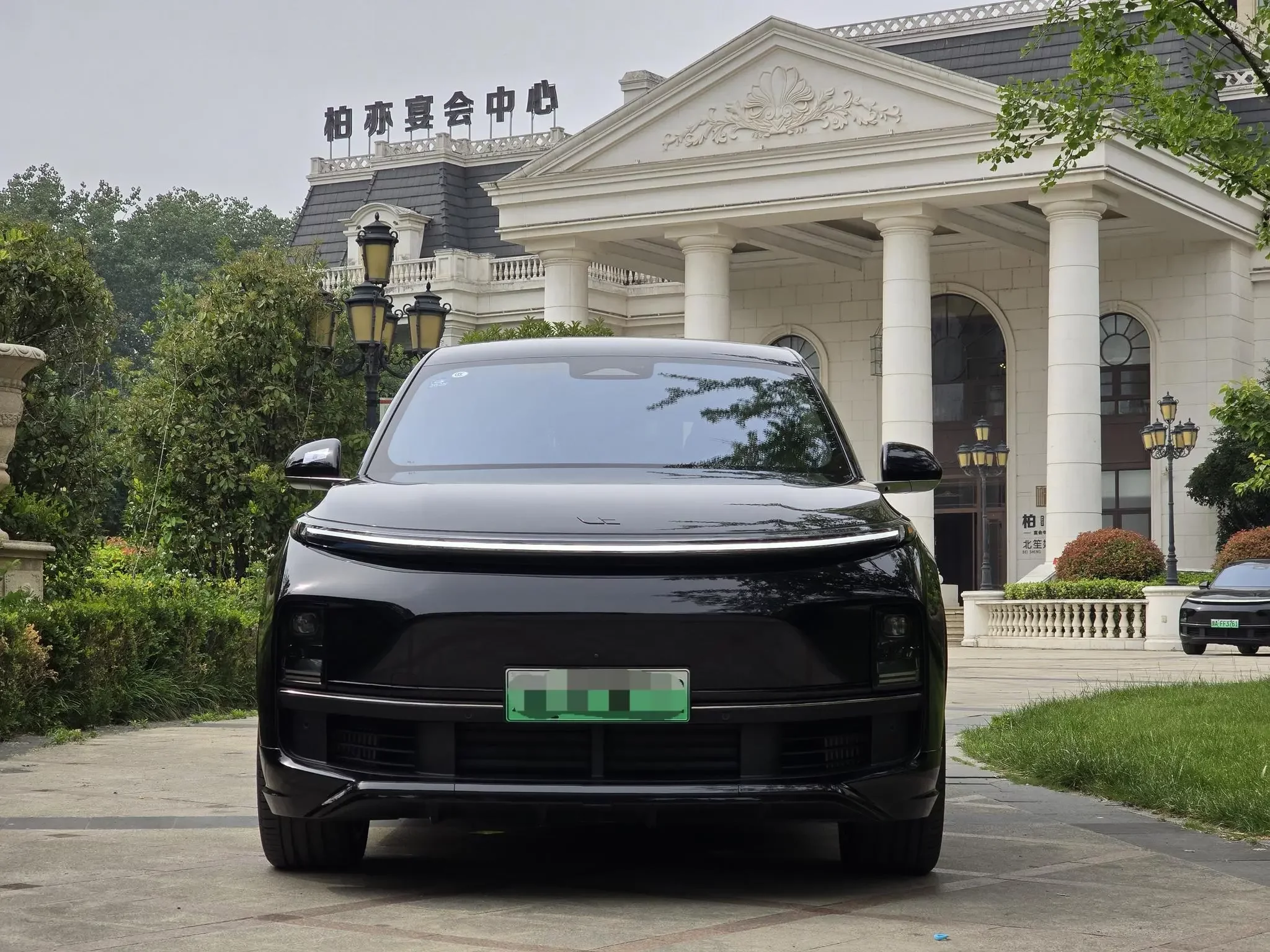 Lixiang L8