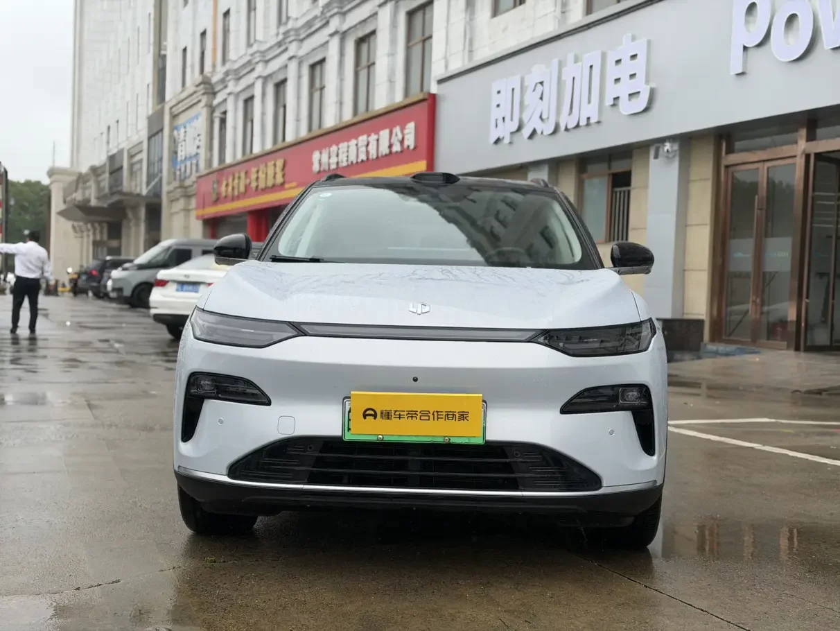 Leapmotor Zero running C11