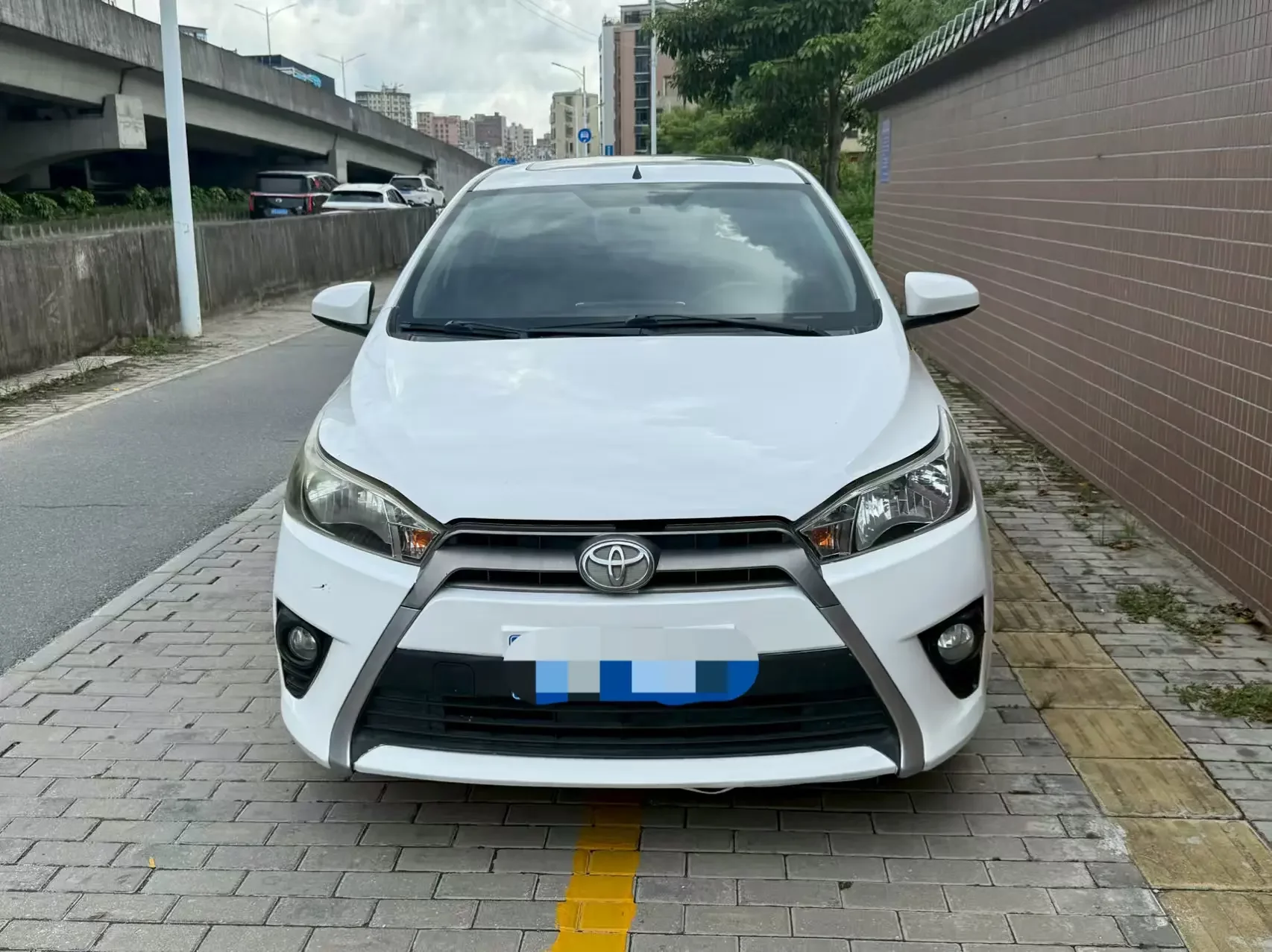 Toyota Yaris L