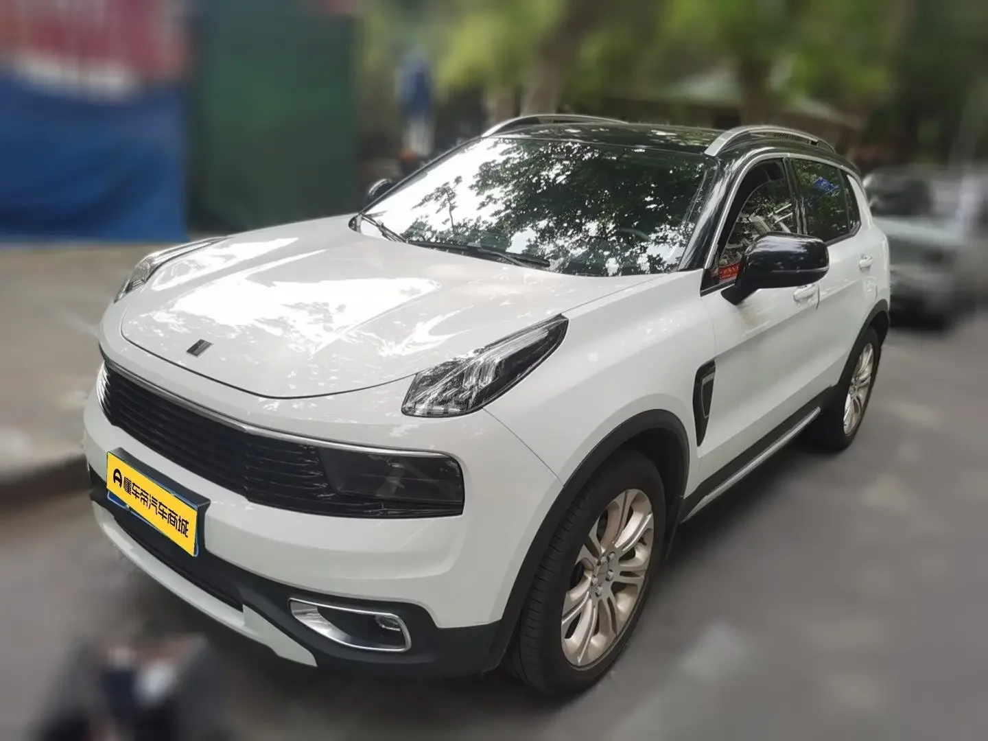 Lynk & Co 01
