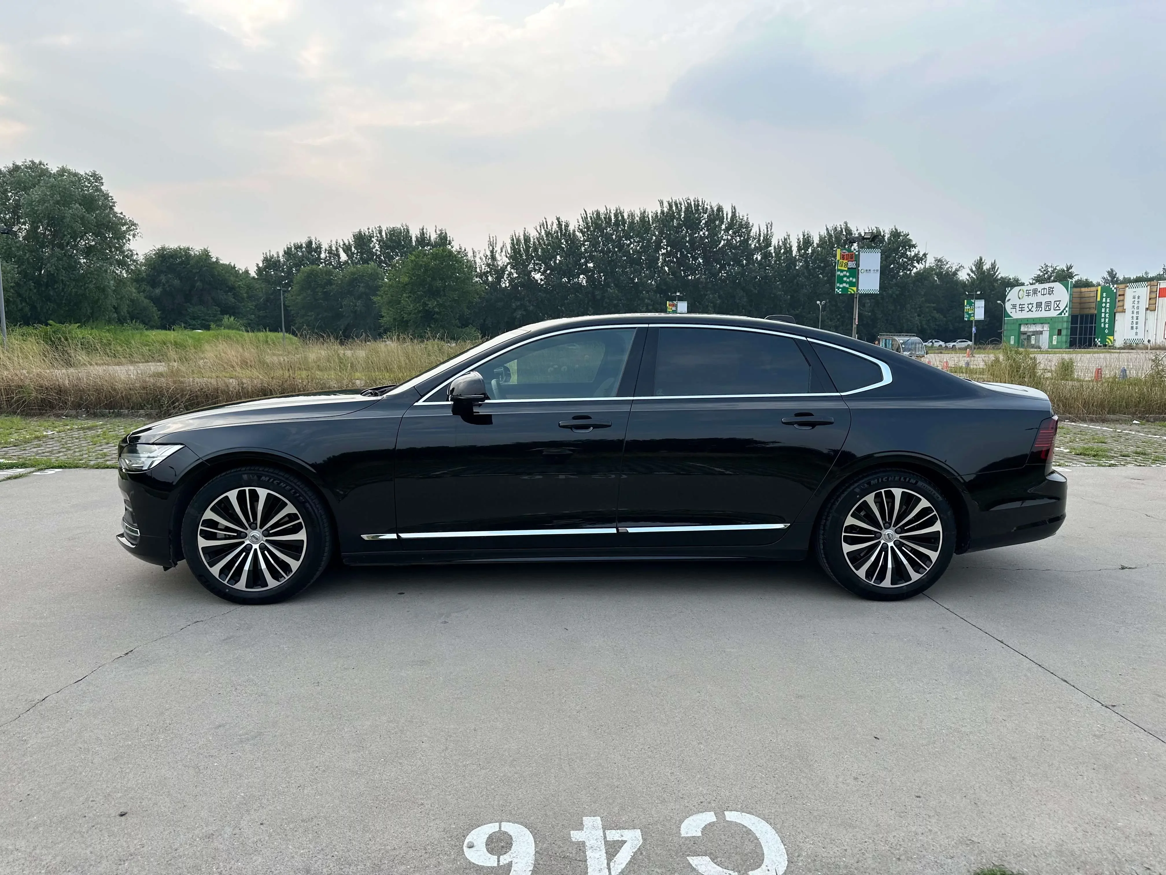 Volvo S90