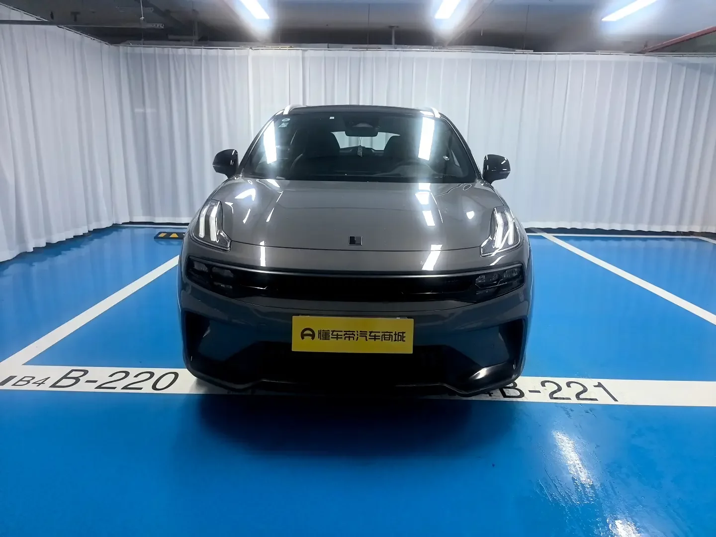 Lynk & Co 06