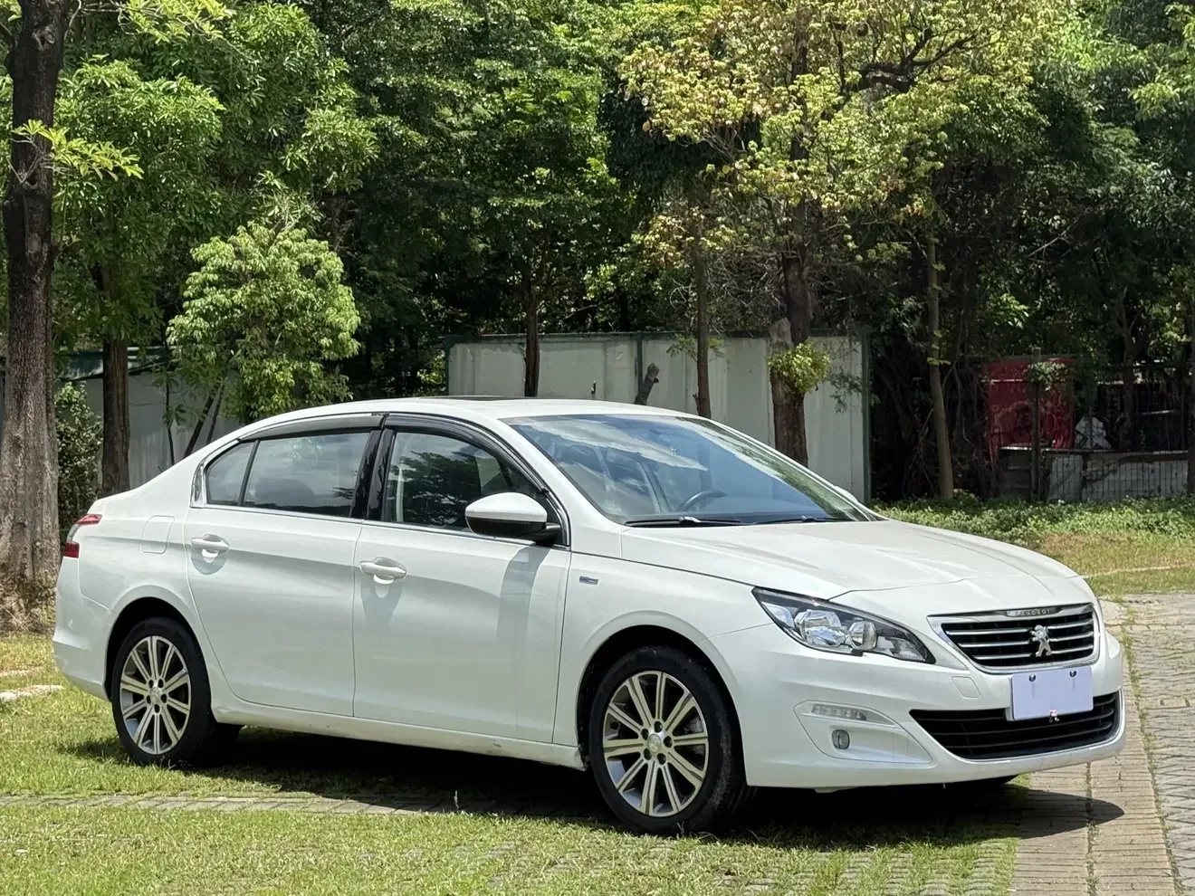 Peugeot 408